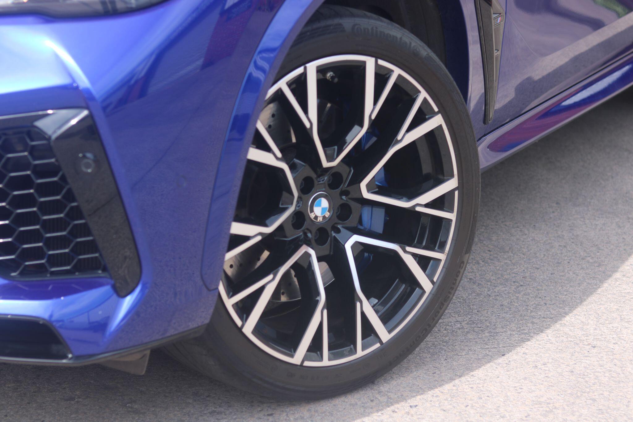 BMW X5 M view 23