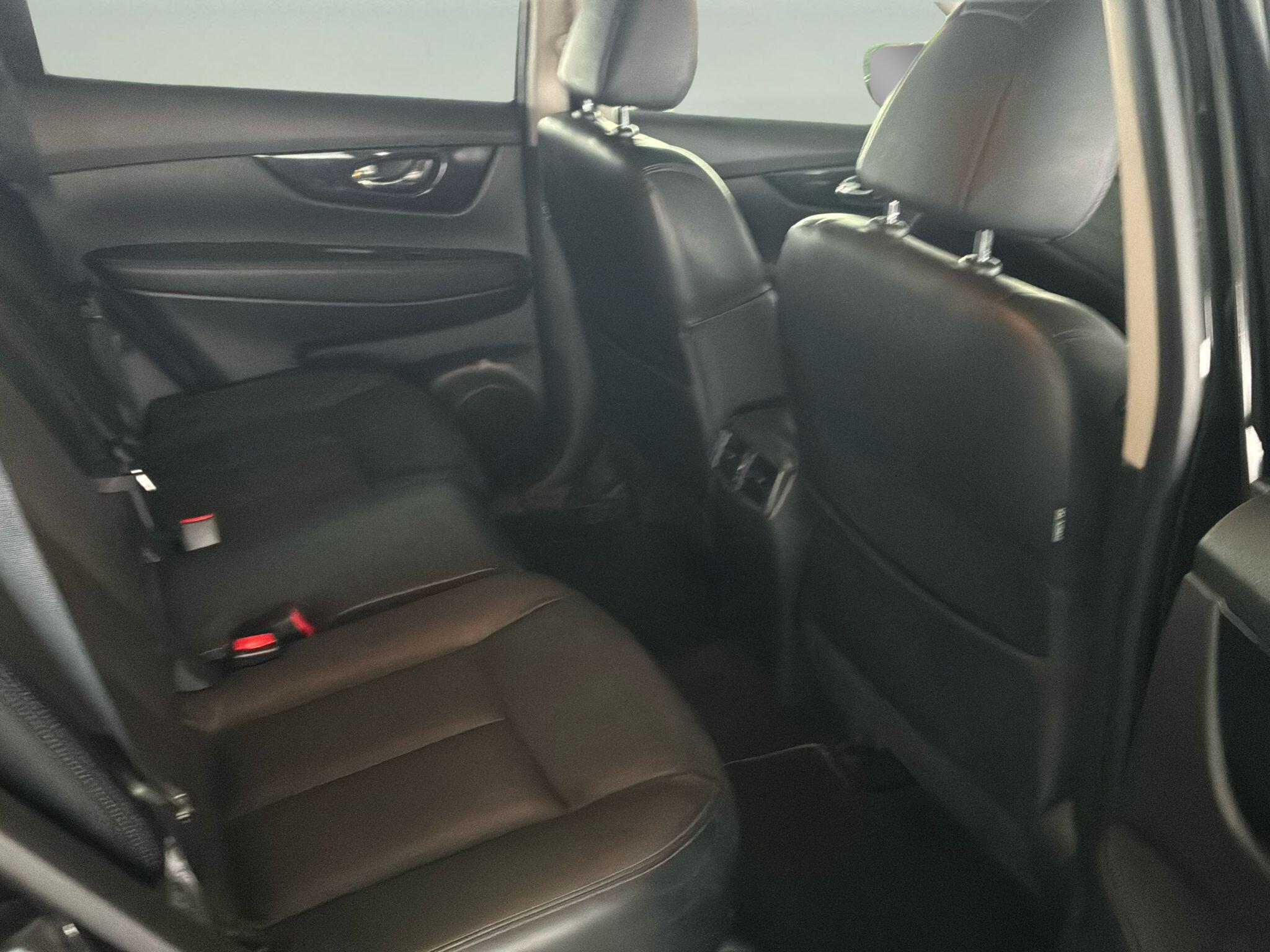 Nissan X-Trail view 12