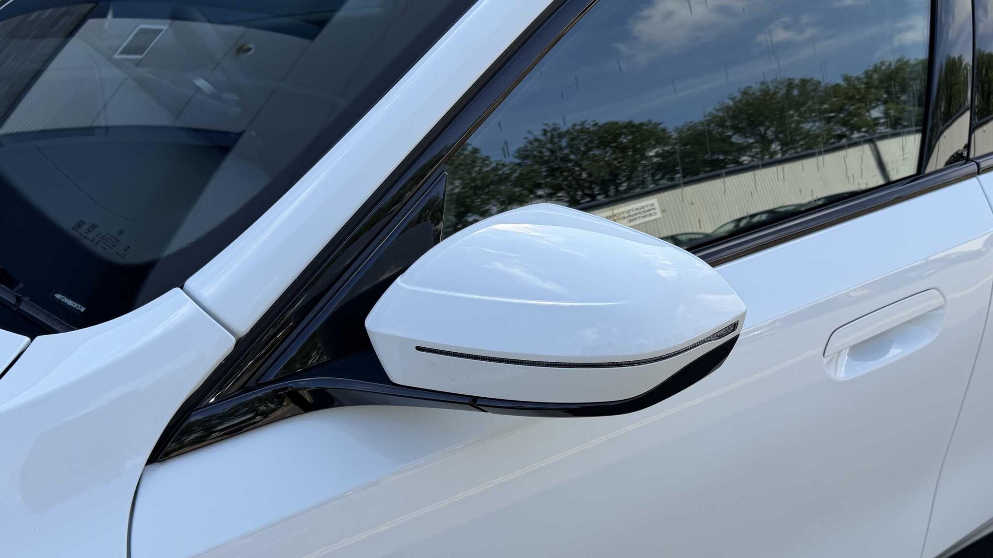 BMW i5 view 40
