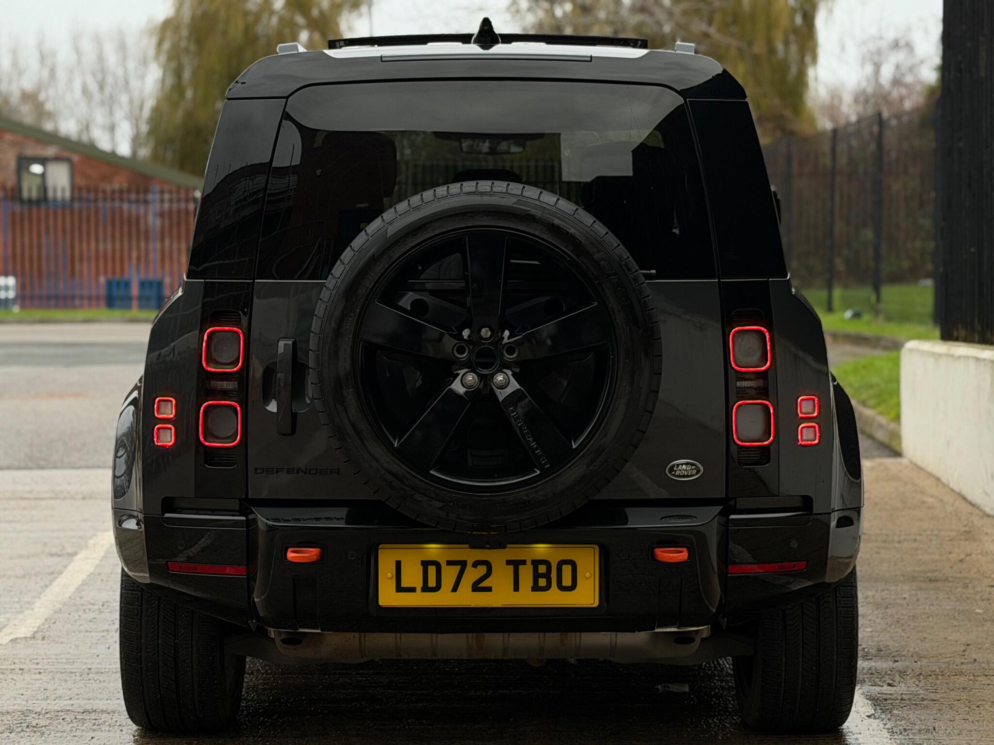 Land Rover Defender view 15