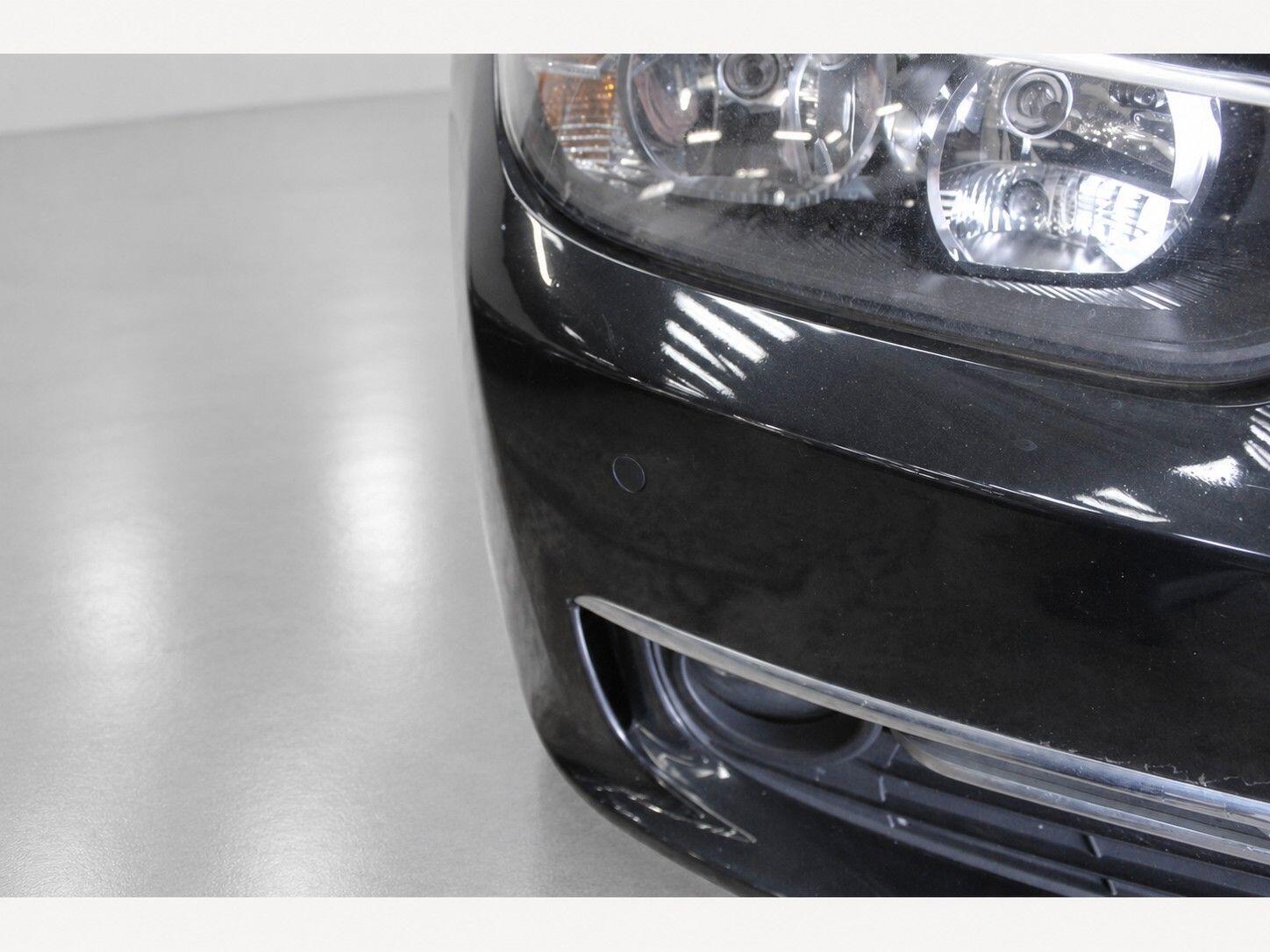 BMW 3 Series view 16