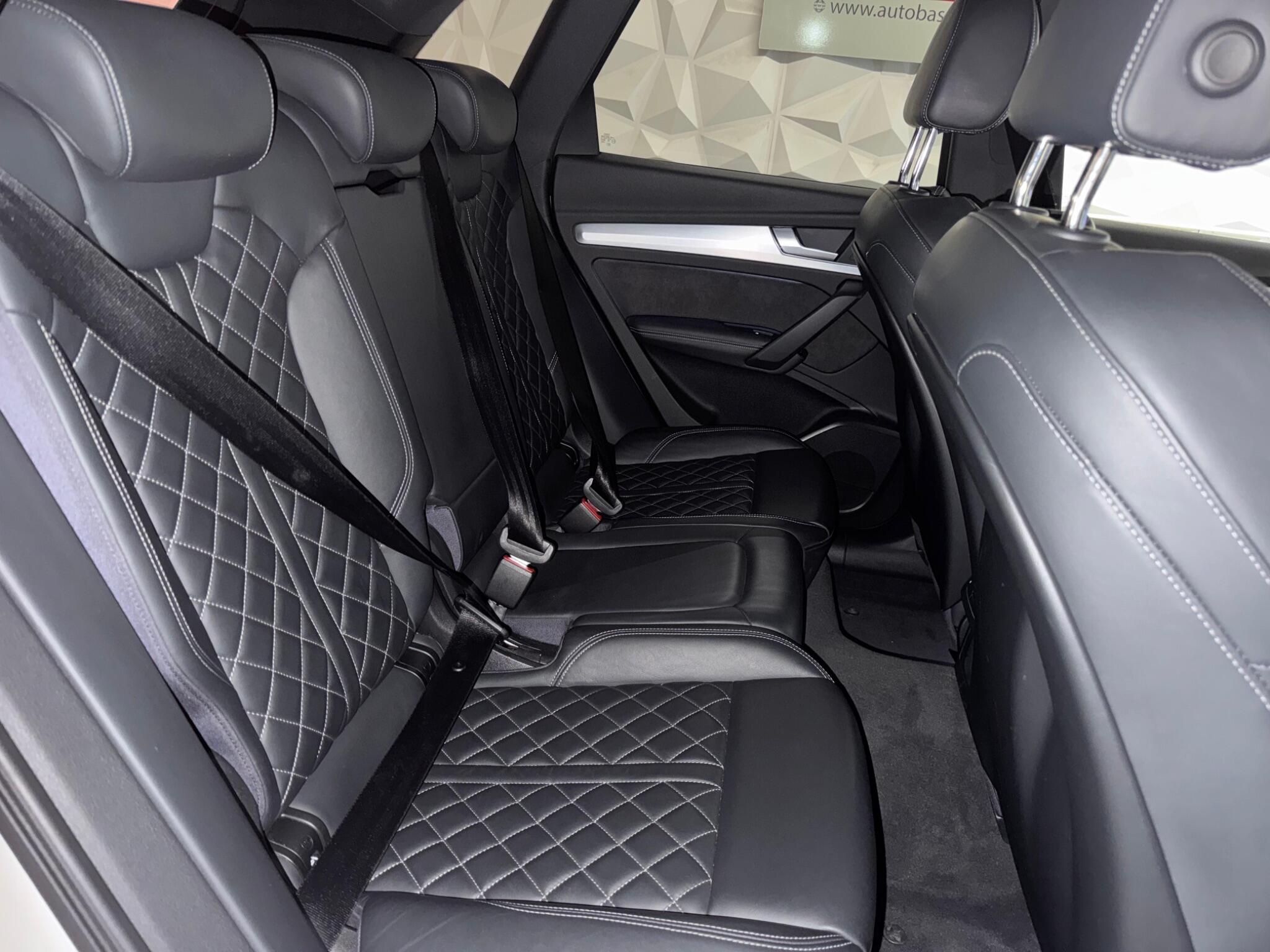 Audi SQ5 view 17