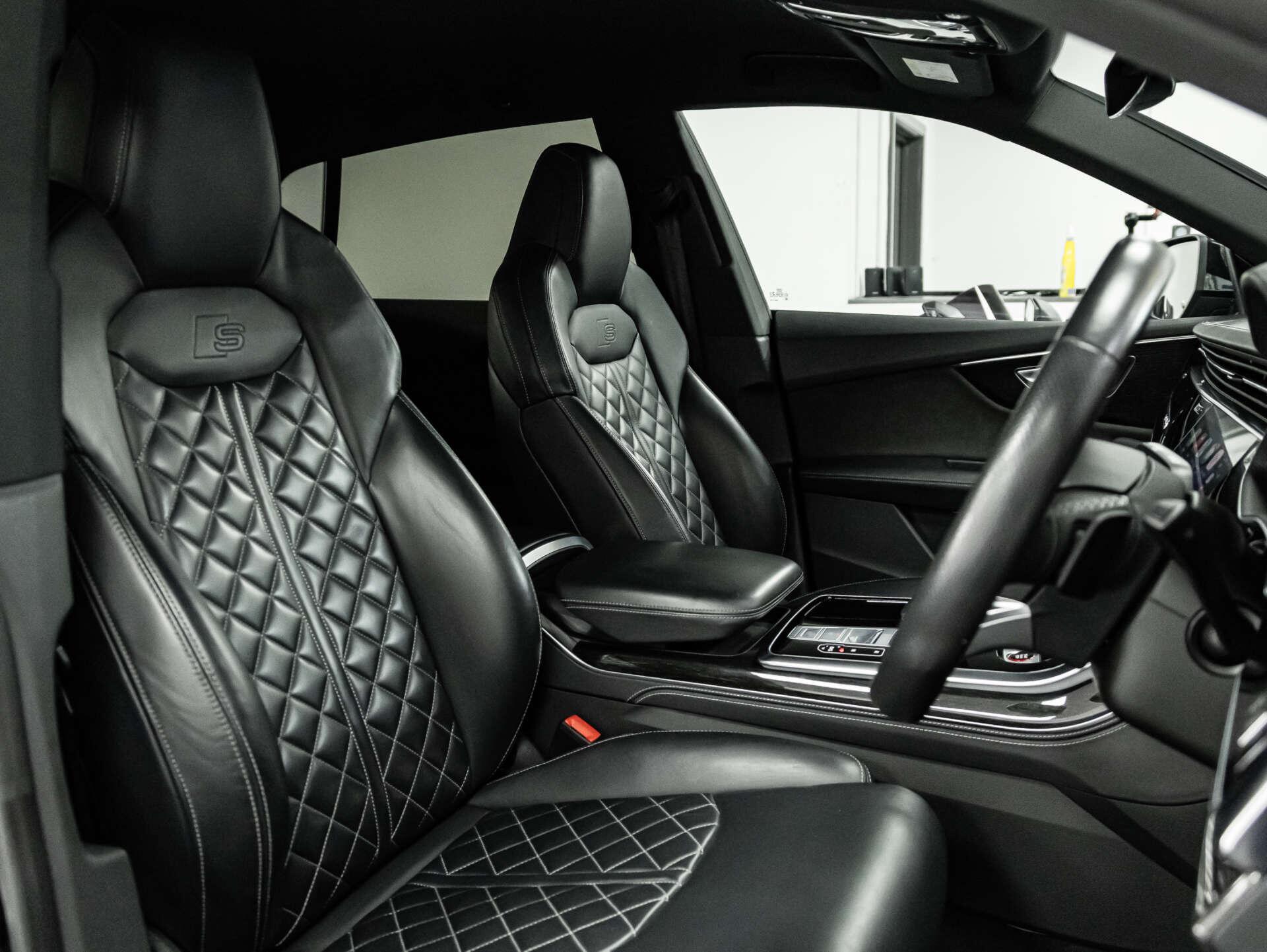 Audi SQ8 view 42