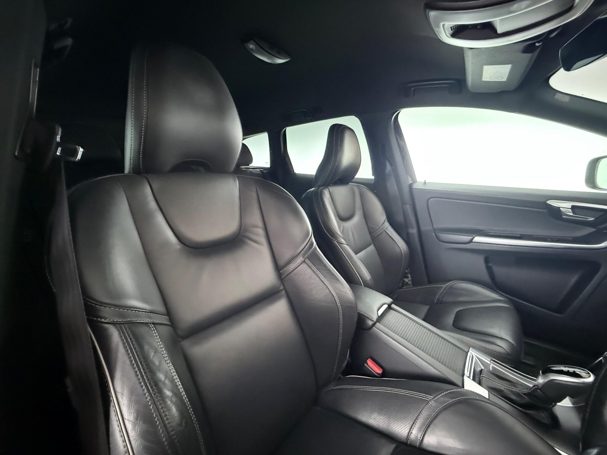 Volvo XC60 view 15