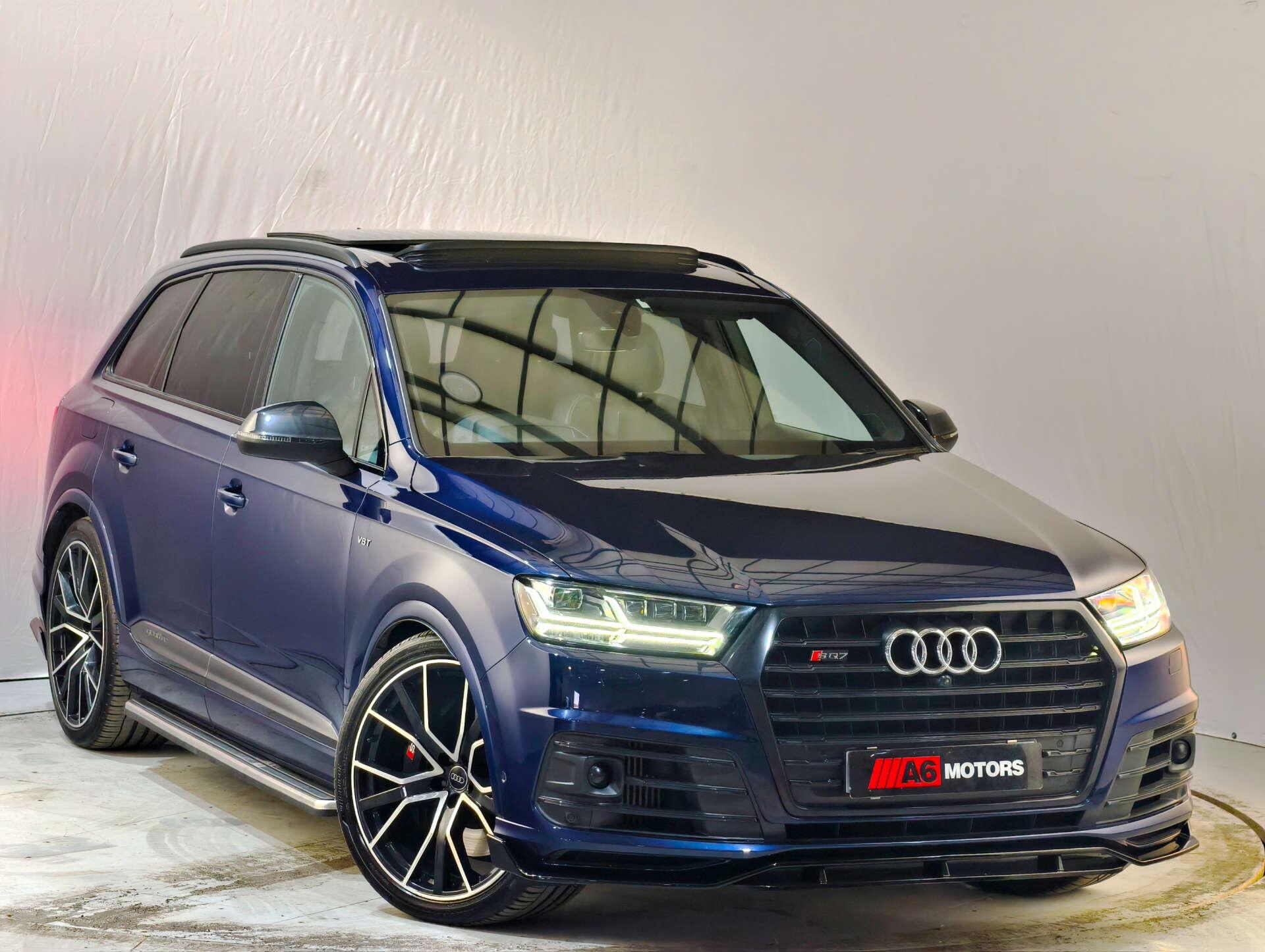 Audi SQ7 view 3
