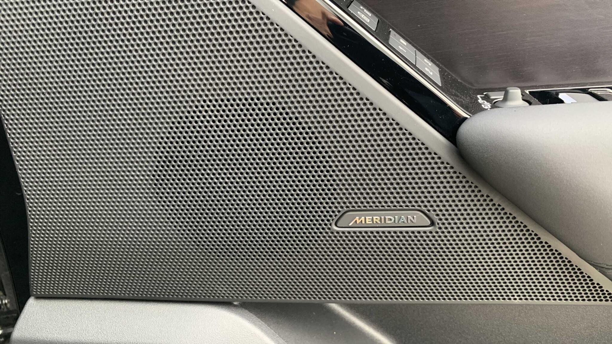 Land Rover Range Rover Velar view 30