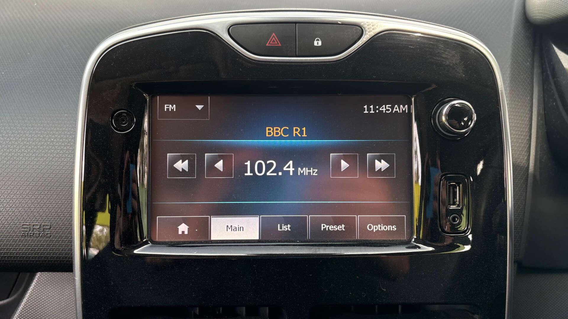 Renault Clio view 23