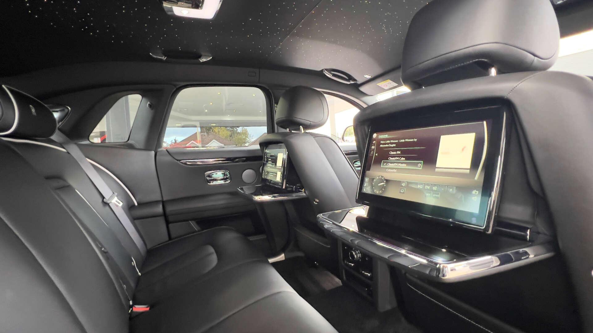 Rolls-Royce Ghost view 5