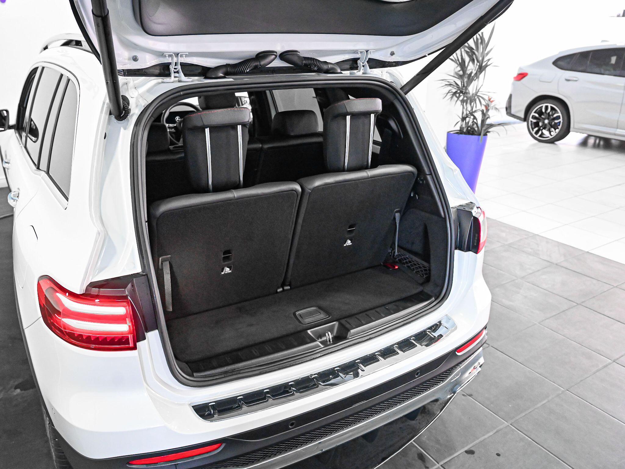 Mercedes-Benz GLB view 28