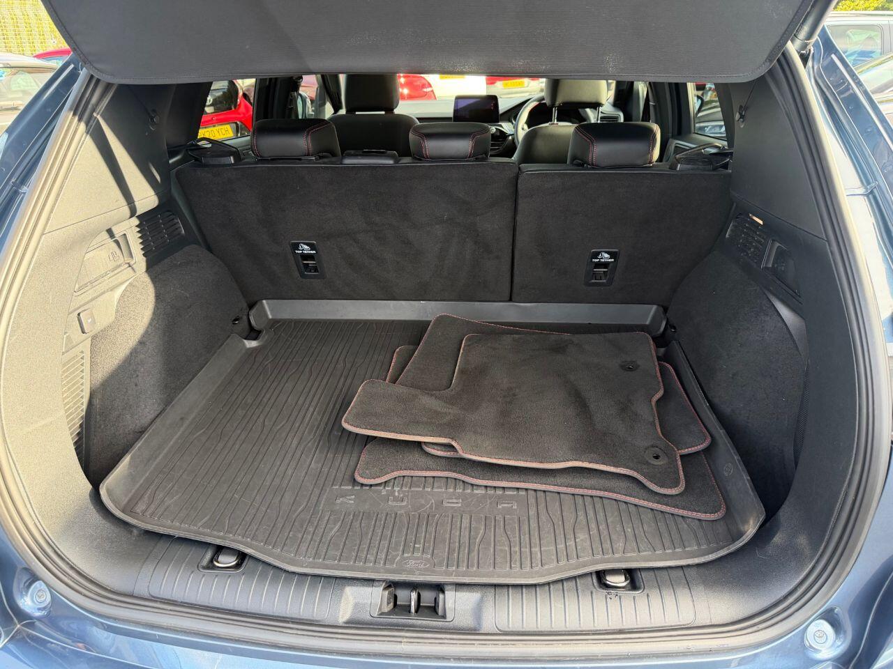 Ford Kuga view 32