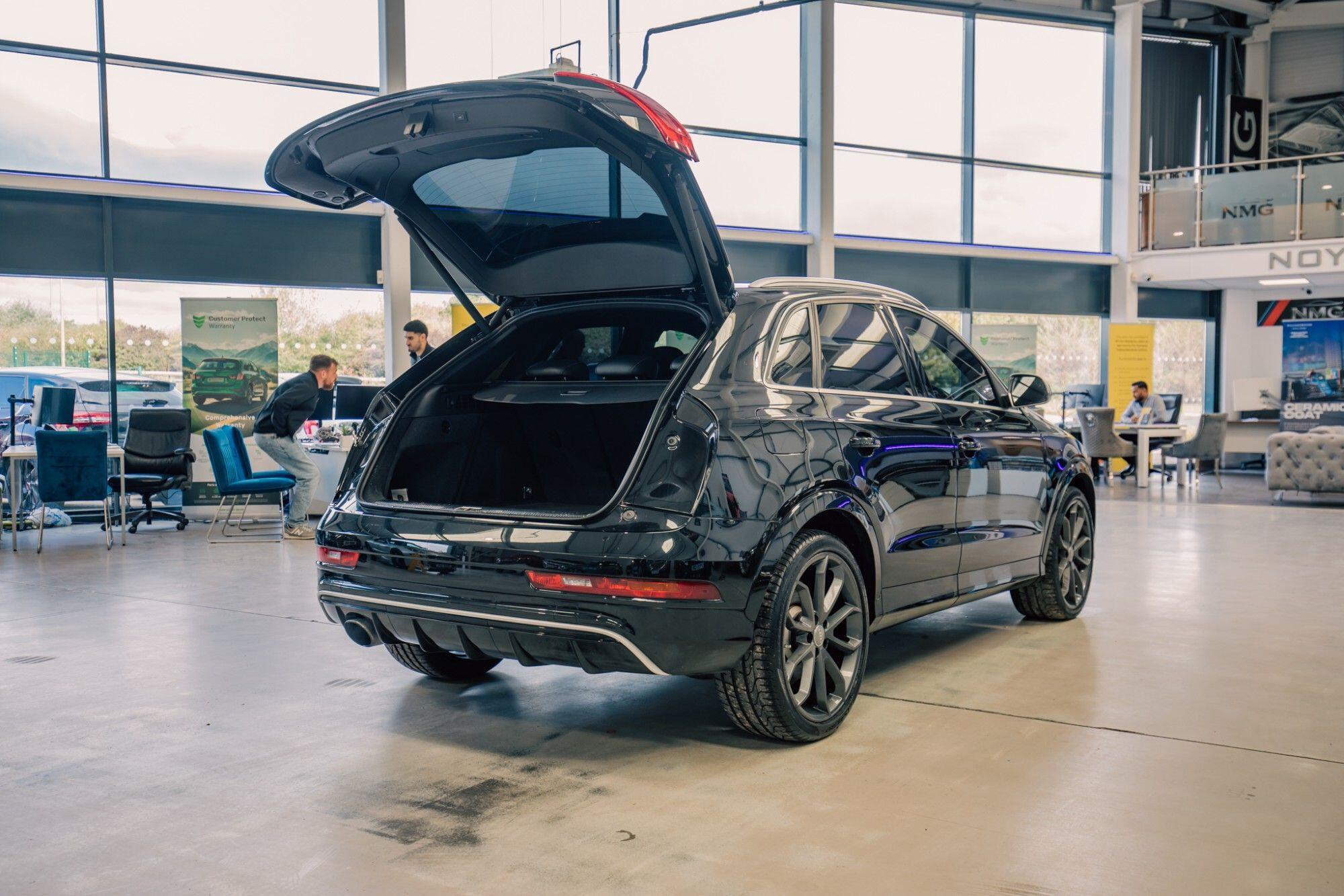 Audi RS Q3 view 31
