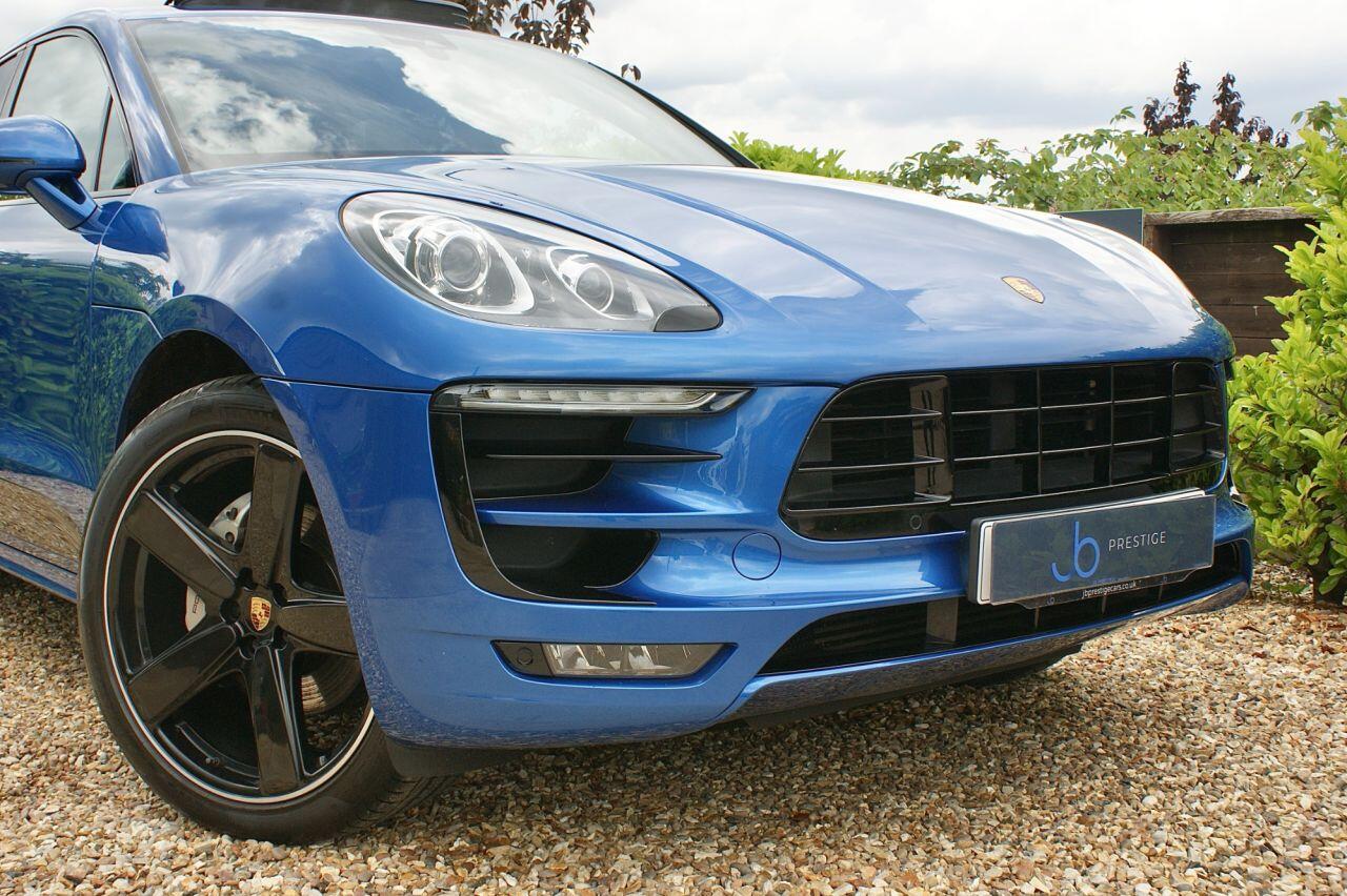 Porsche Macan view 7