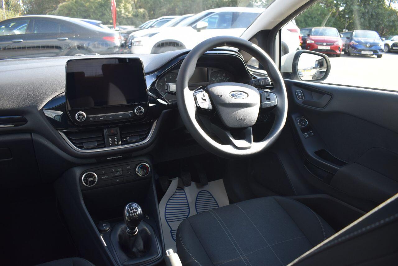 Ford Fiesta view 3