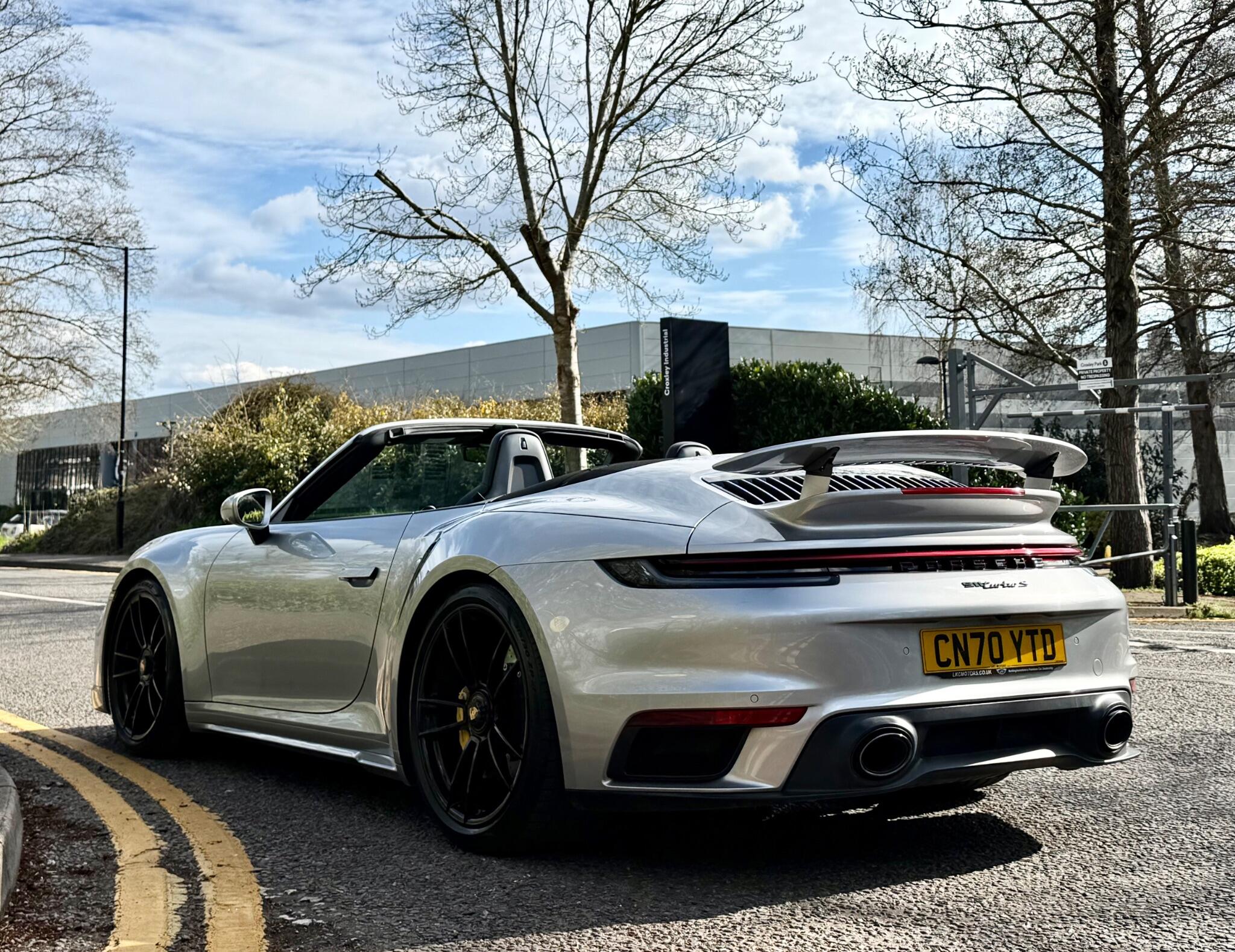 Porsche 911 view 26