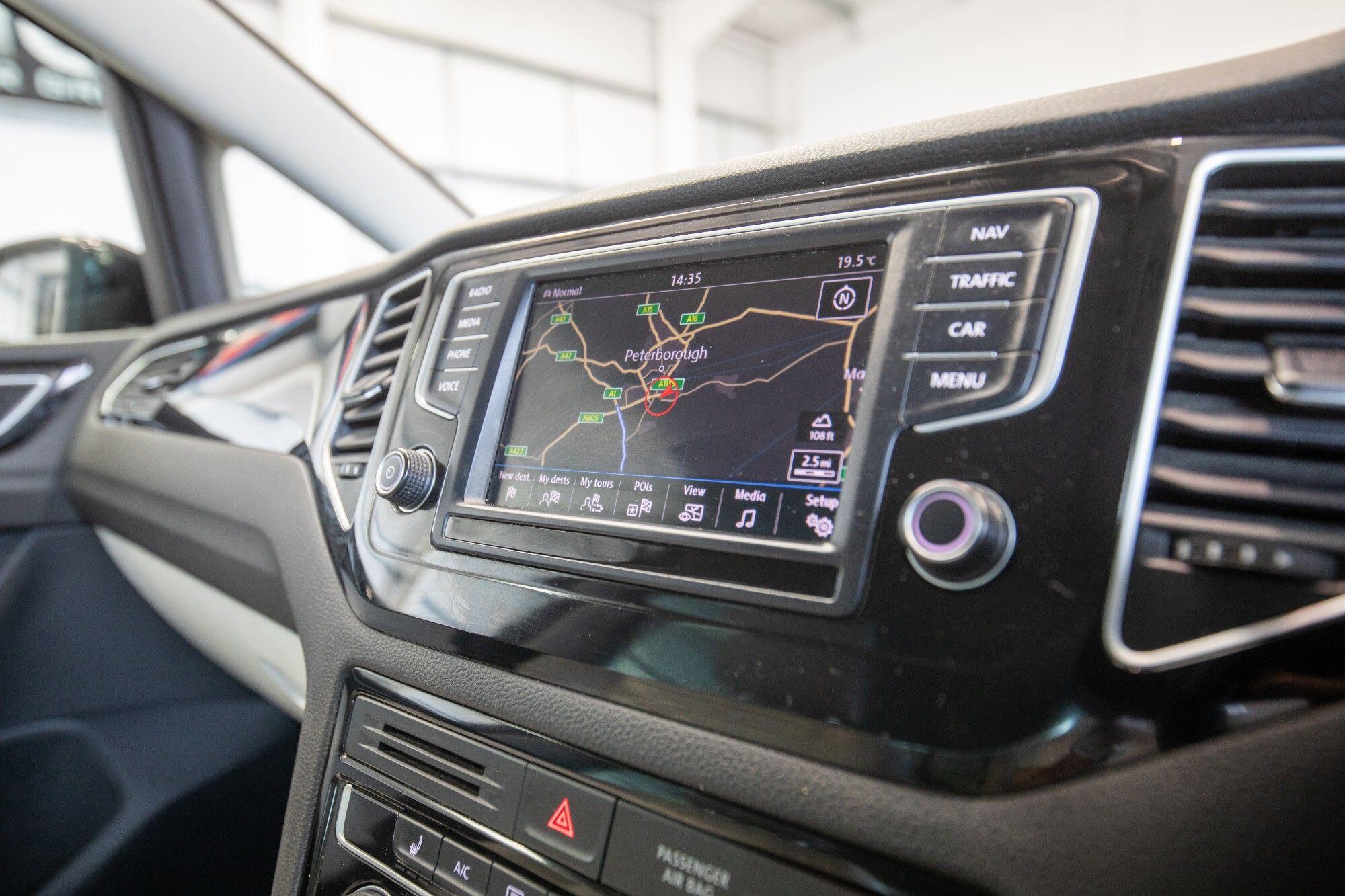 Volkswagen Golf Sportsvan view 22