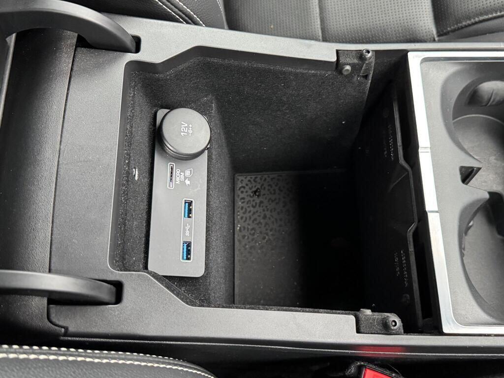 Jaguar E-Pace view 44