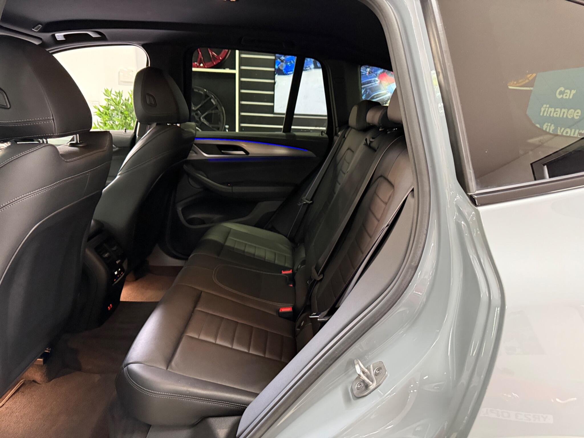 BMW X3 view 24