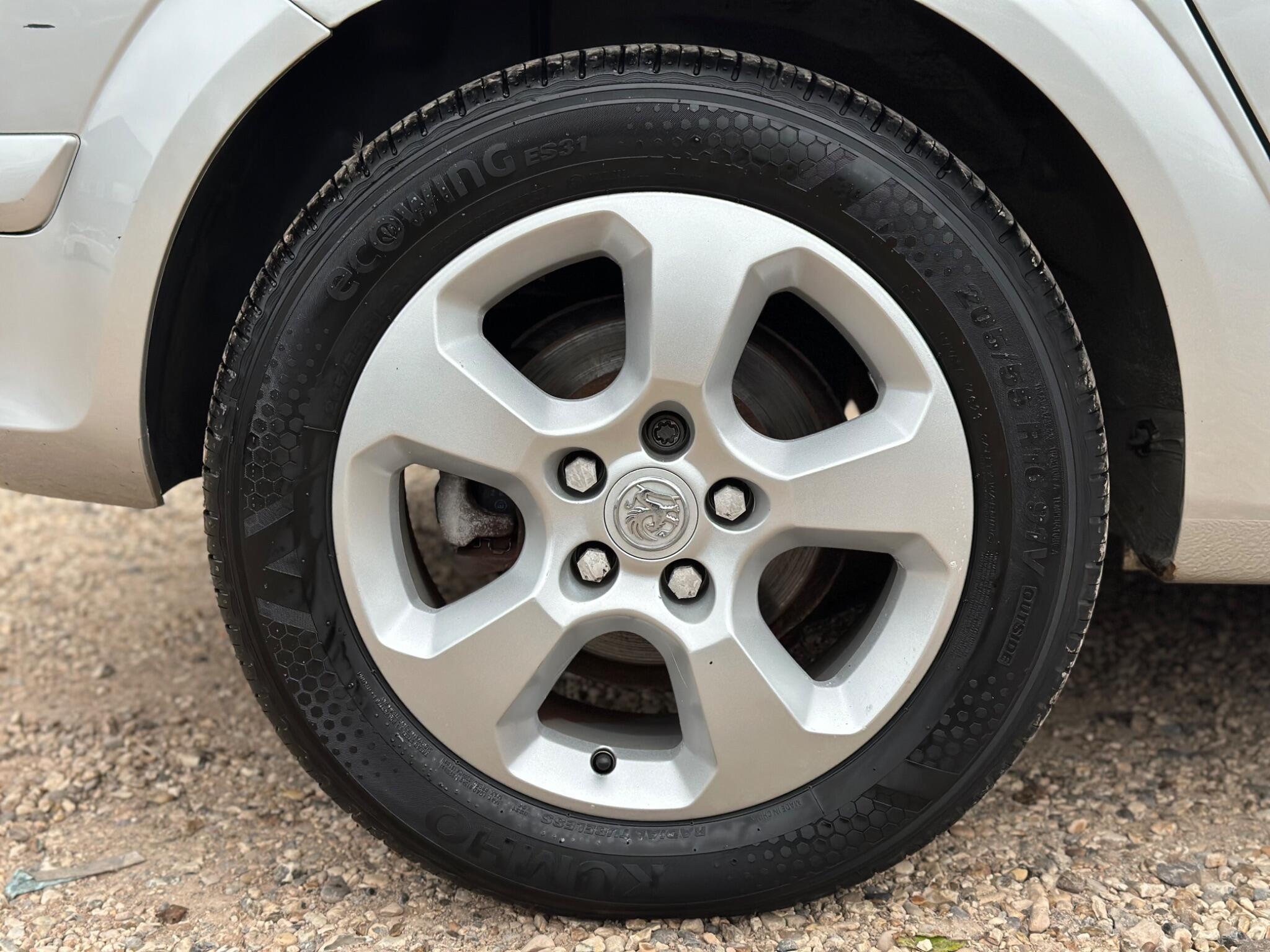 Vauxhall Astra view 48