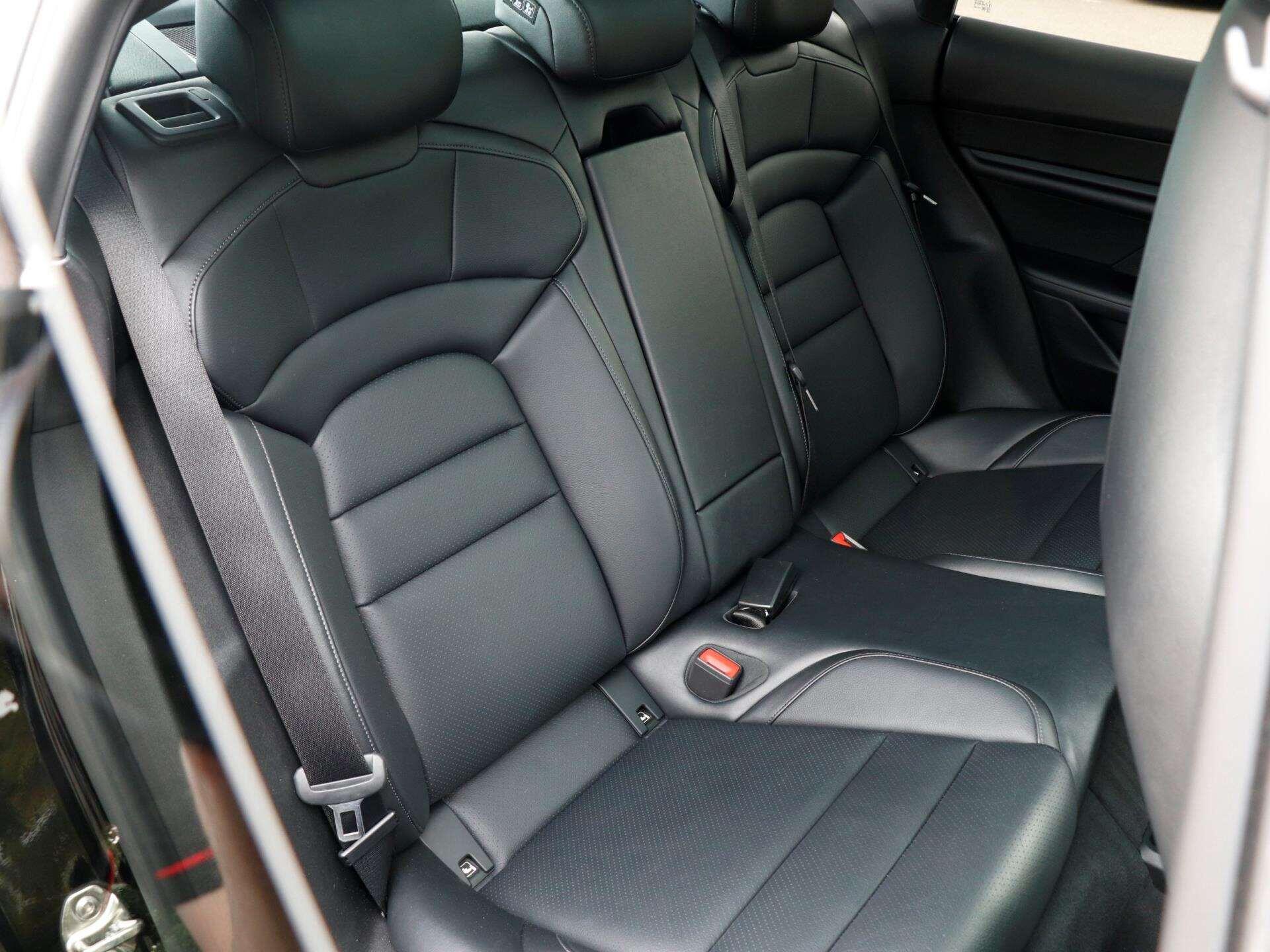 Porsche Taycan view 26