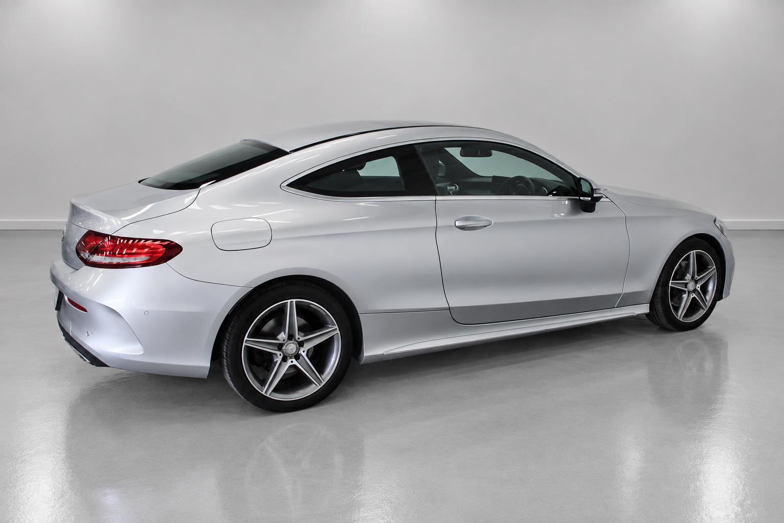 Mercedes-Benz C-Class view 11