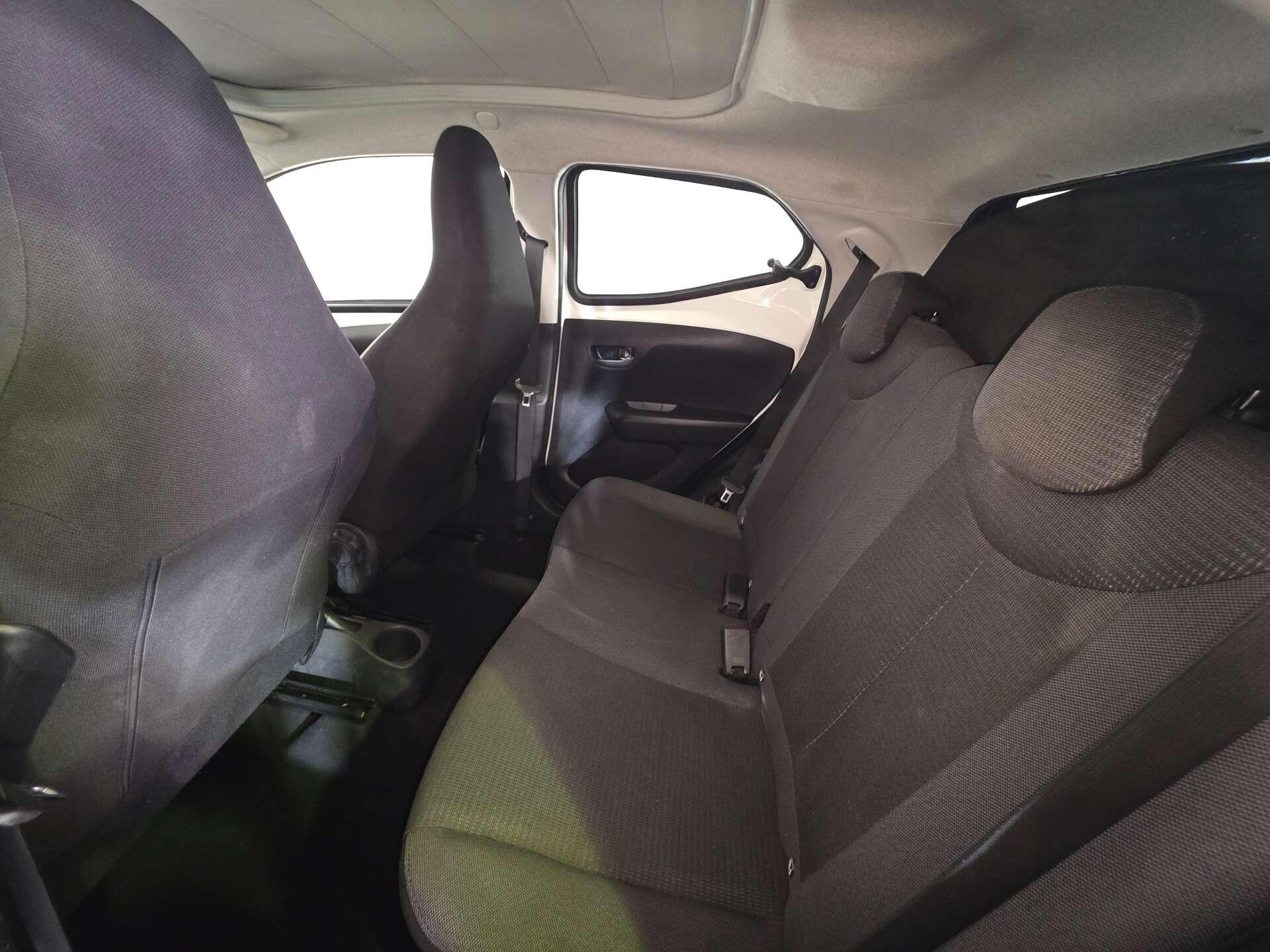 Toyota Aygo view 39