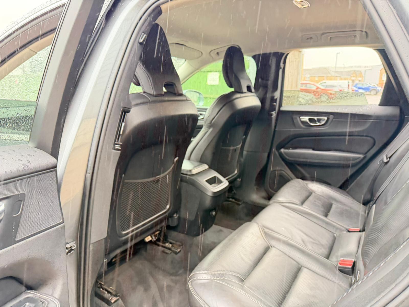 Volvo XC60 view 22