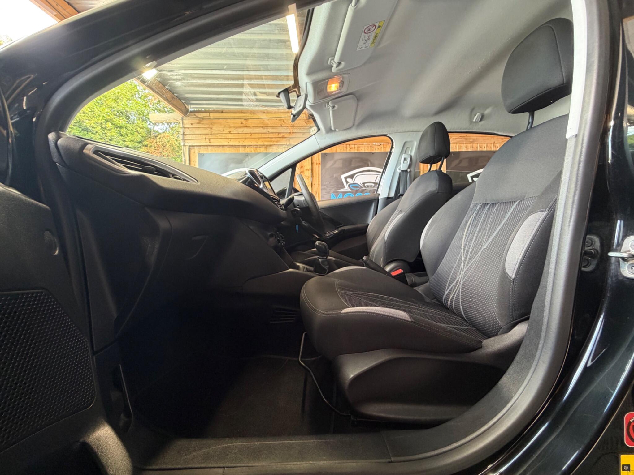 Peugeot 208 view 34