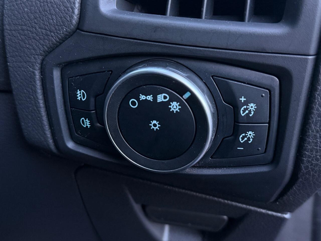 Ford Focus view 34