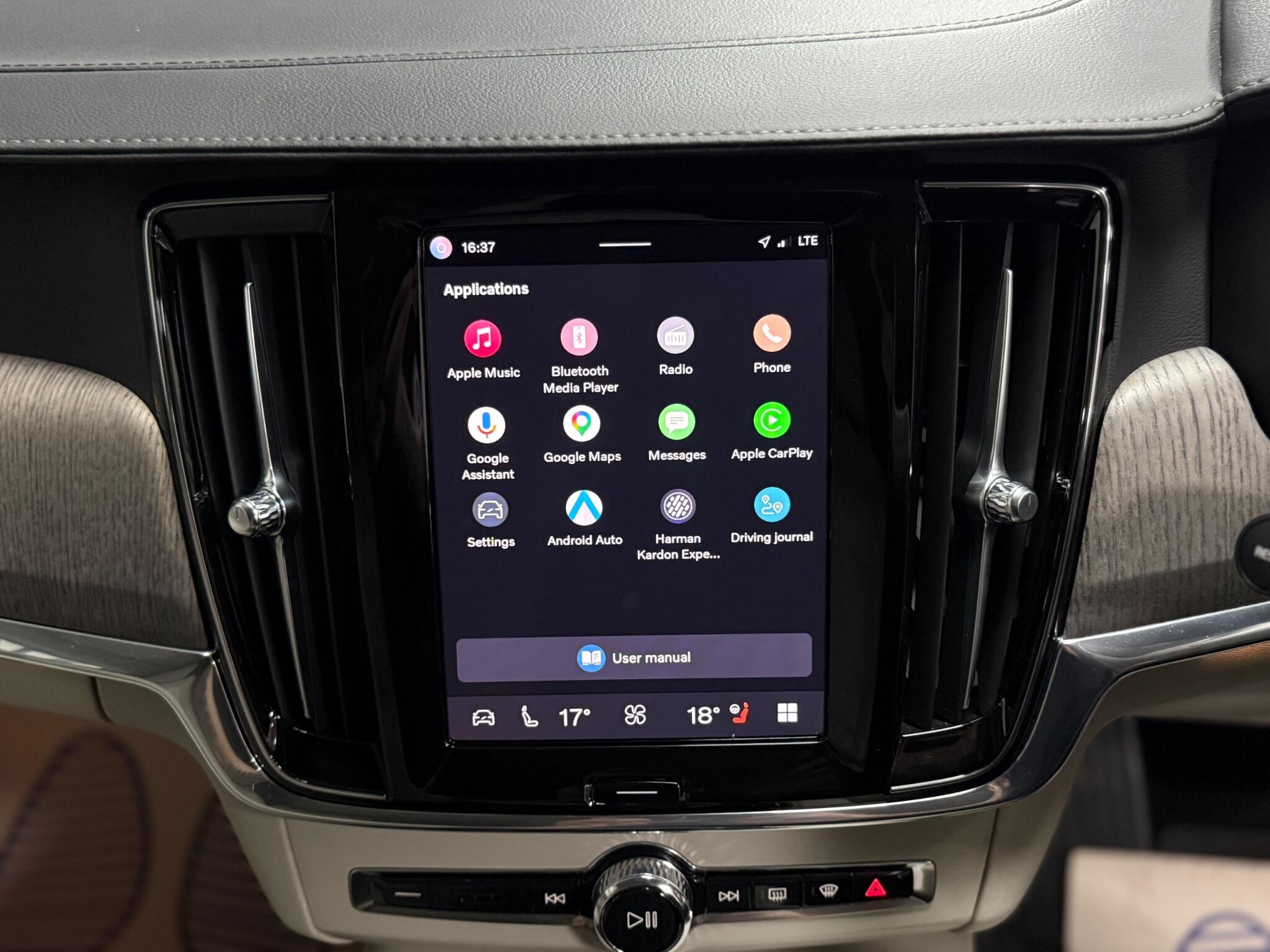 Volvo S90 view 29