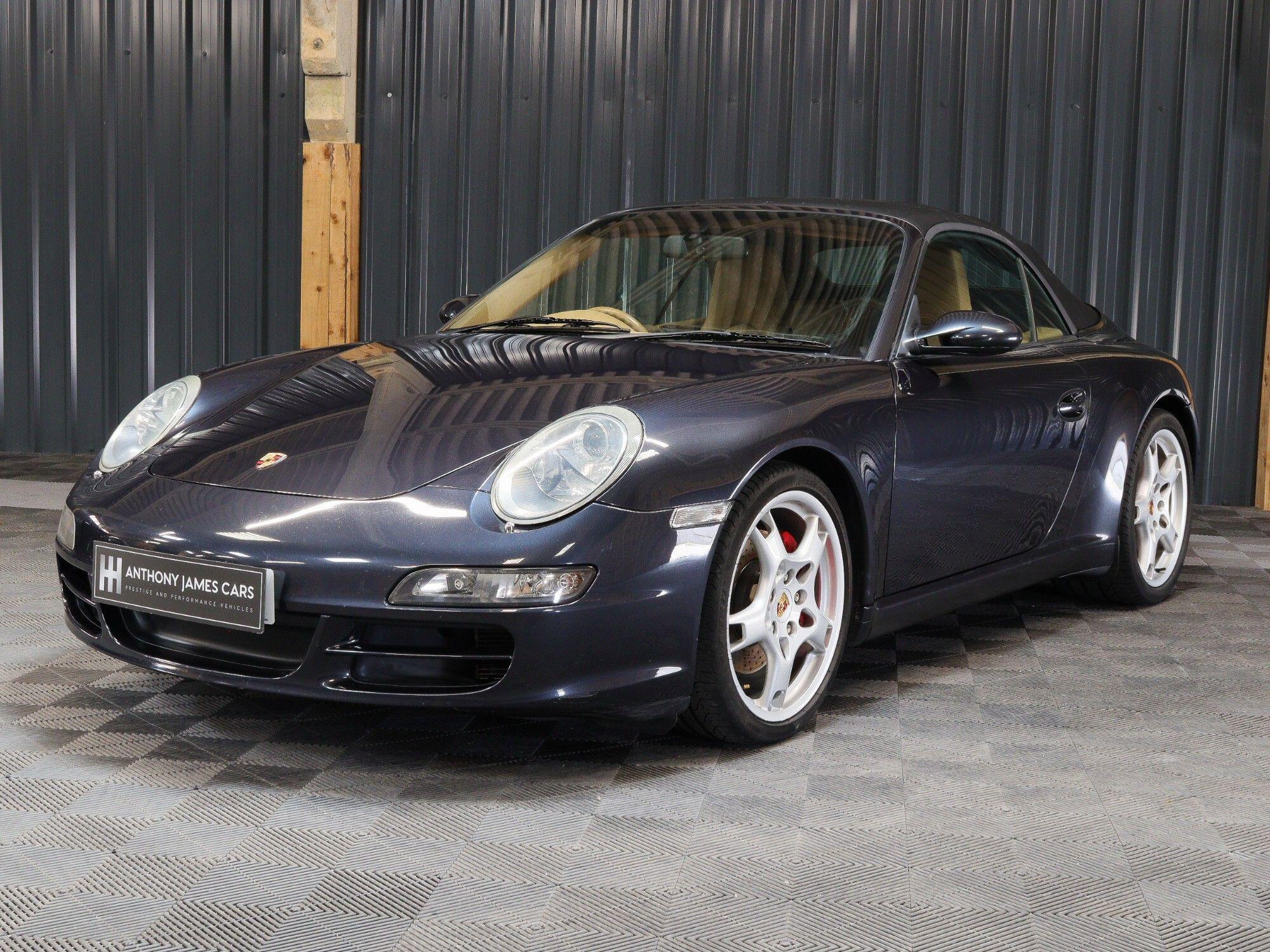 Porsche 911 view 2