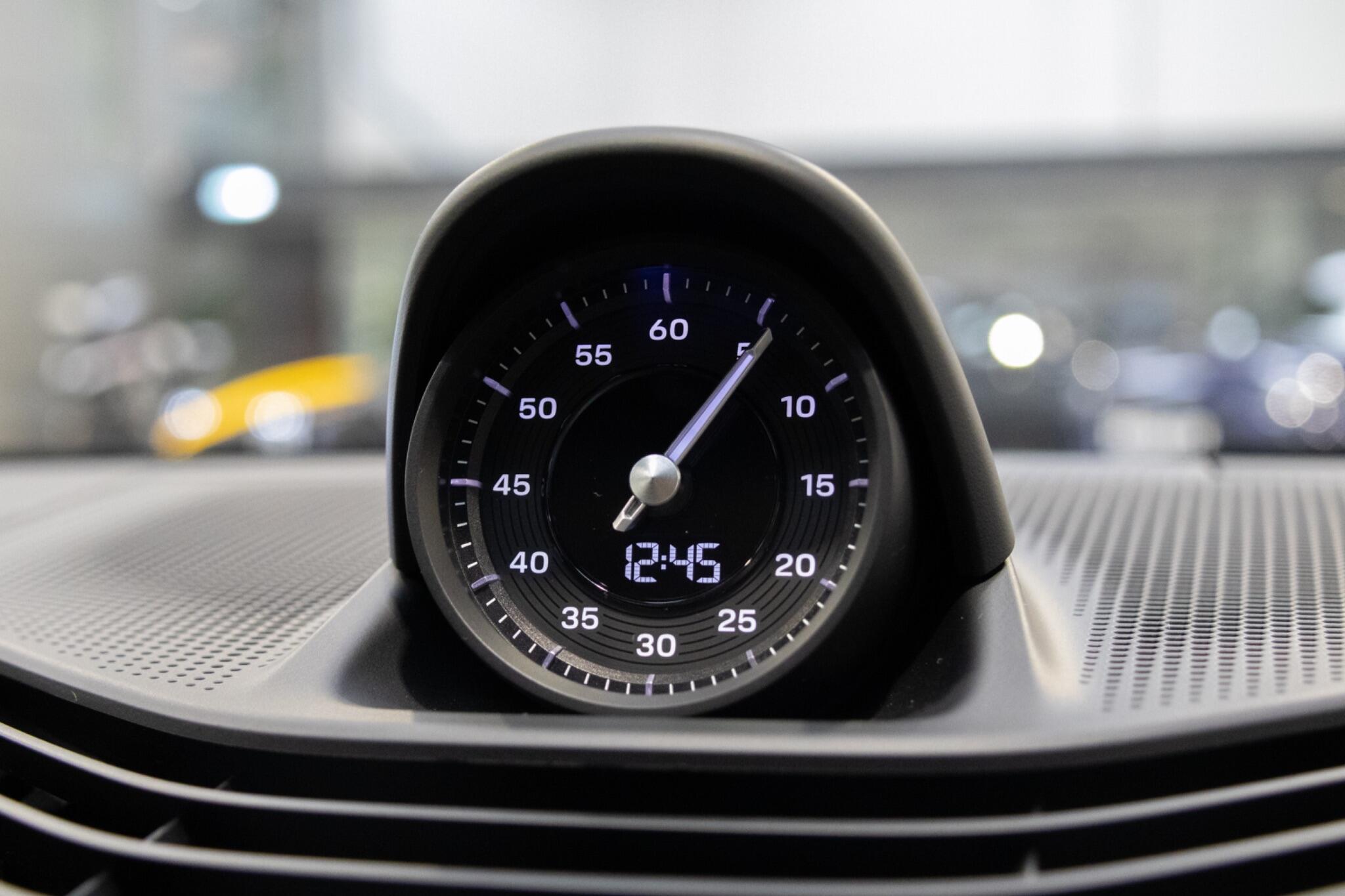Porsche Taycan view 39