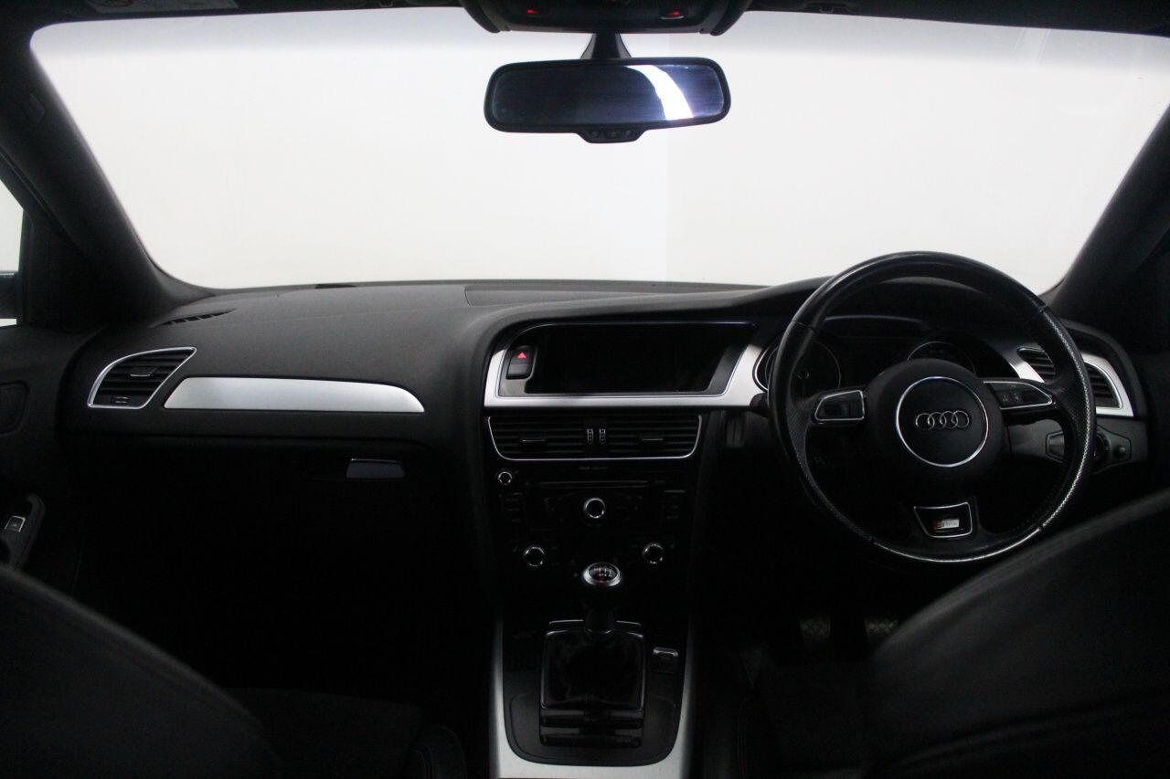 Audi A4 view 26