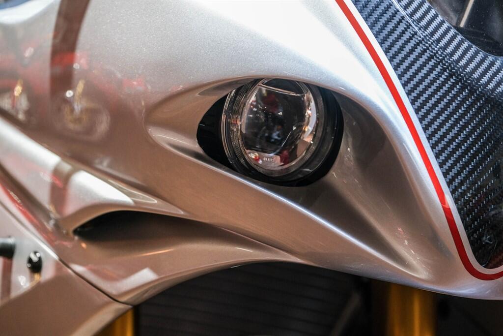 Norton V4 SV view 12