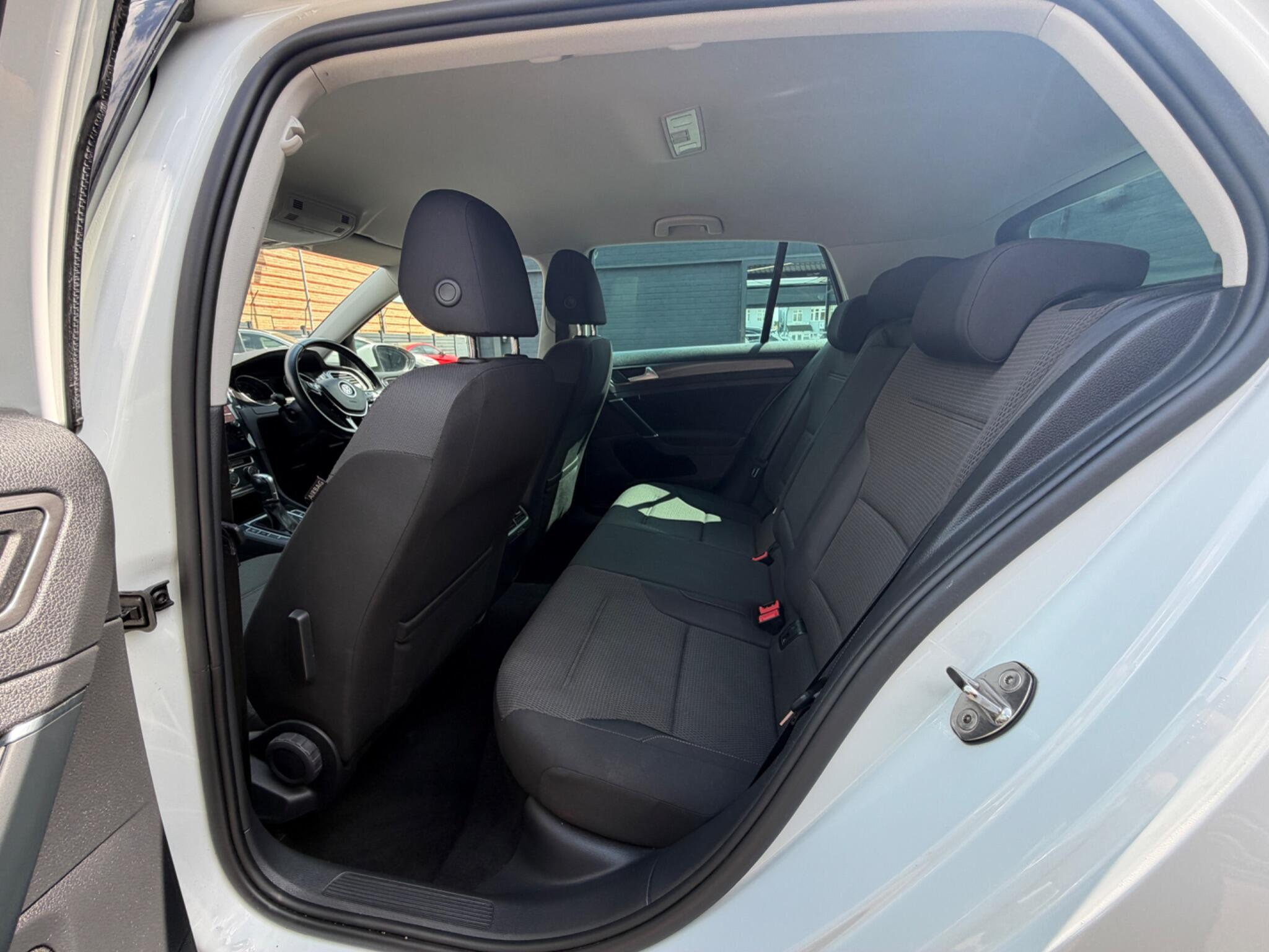 Volkswagen Golf view 16