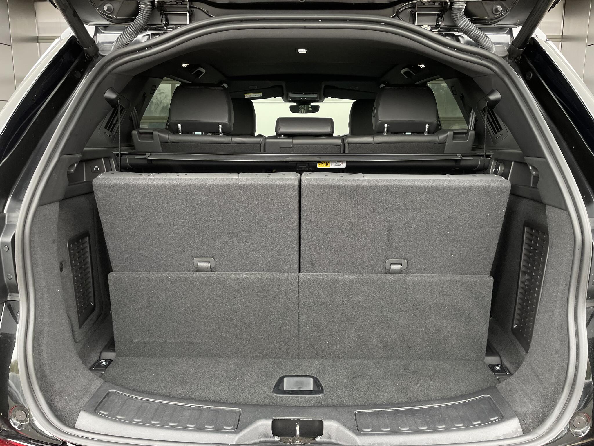 Land Rover Discovery Sport view 53