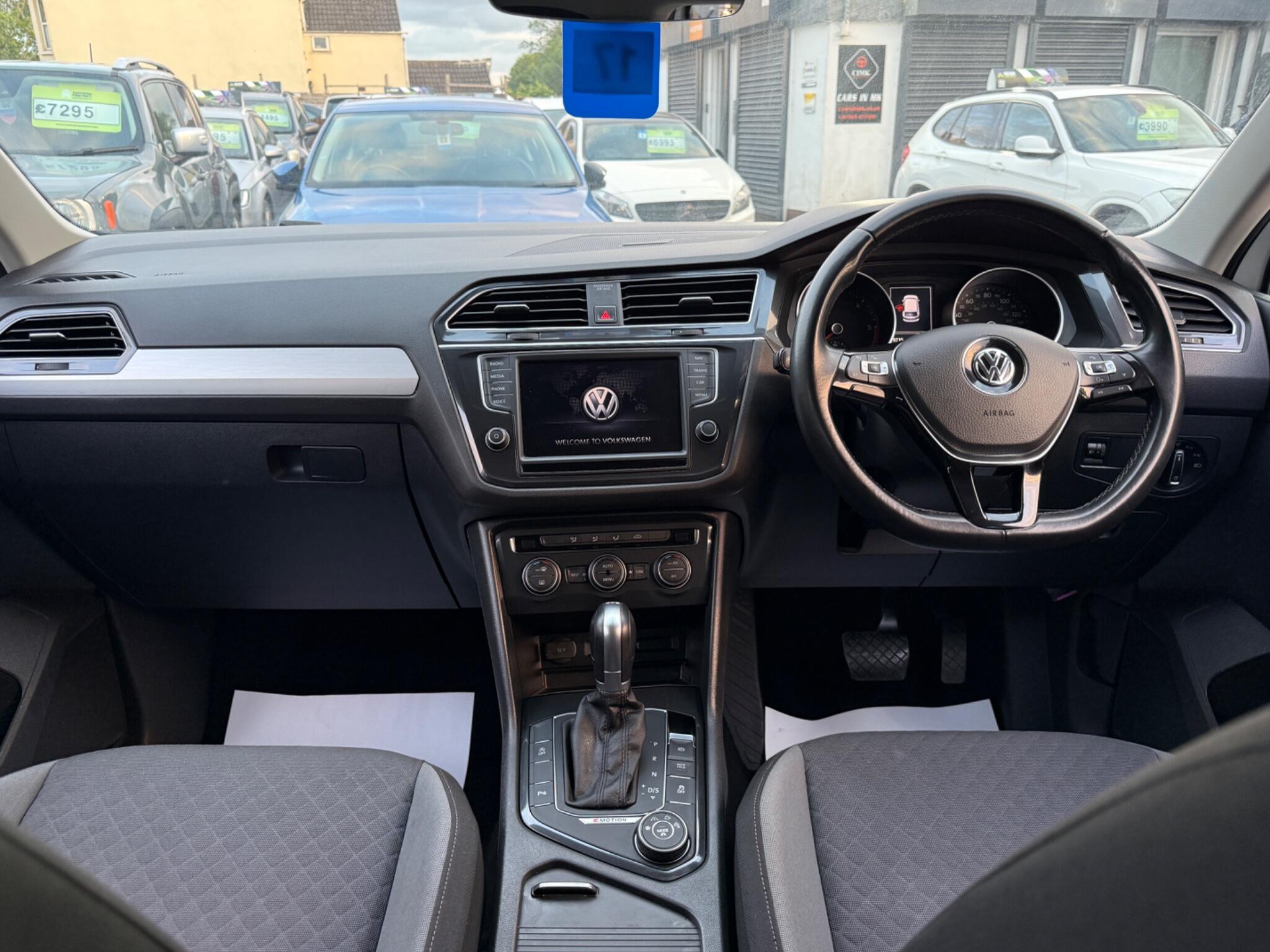 Volkswagen Tiguan - Image 61