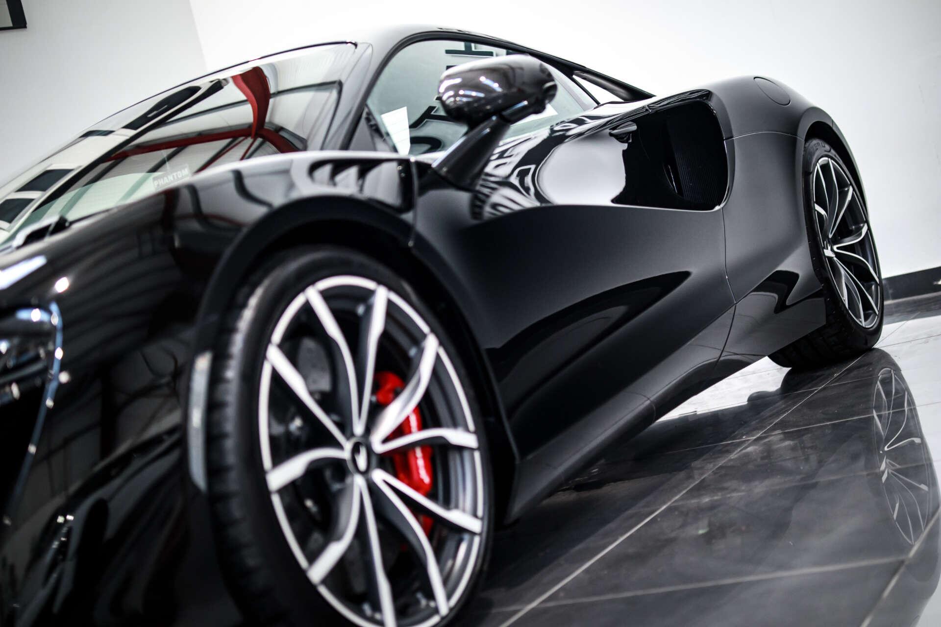 McLaren Artura view 14