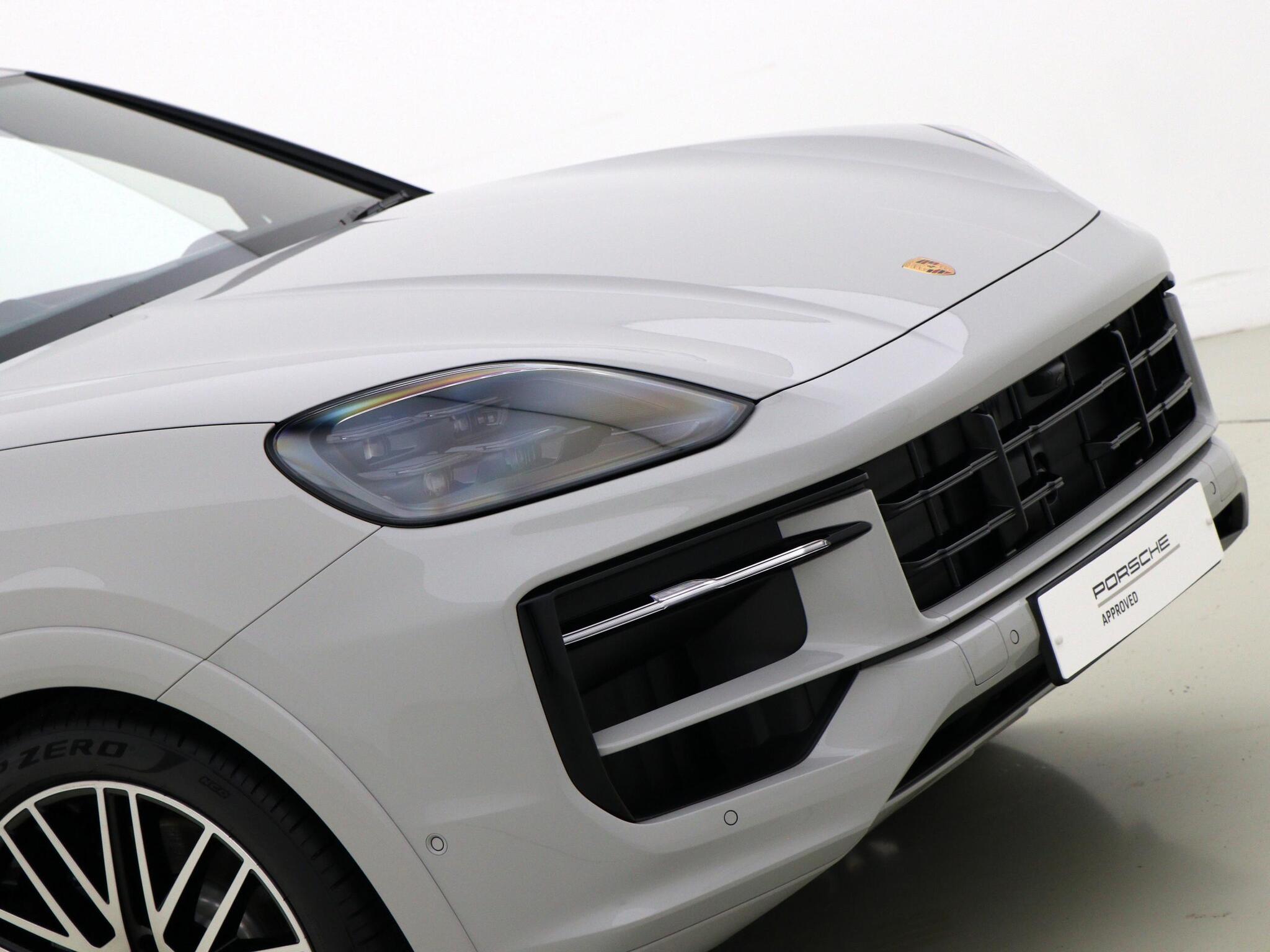 Porsche Cayenne view 45