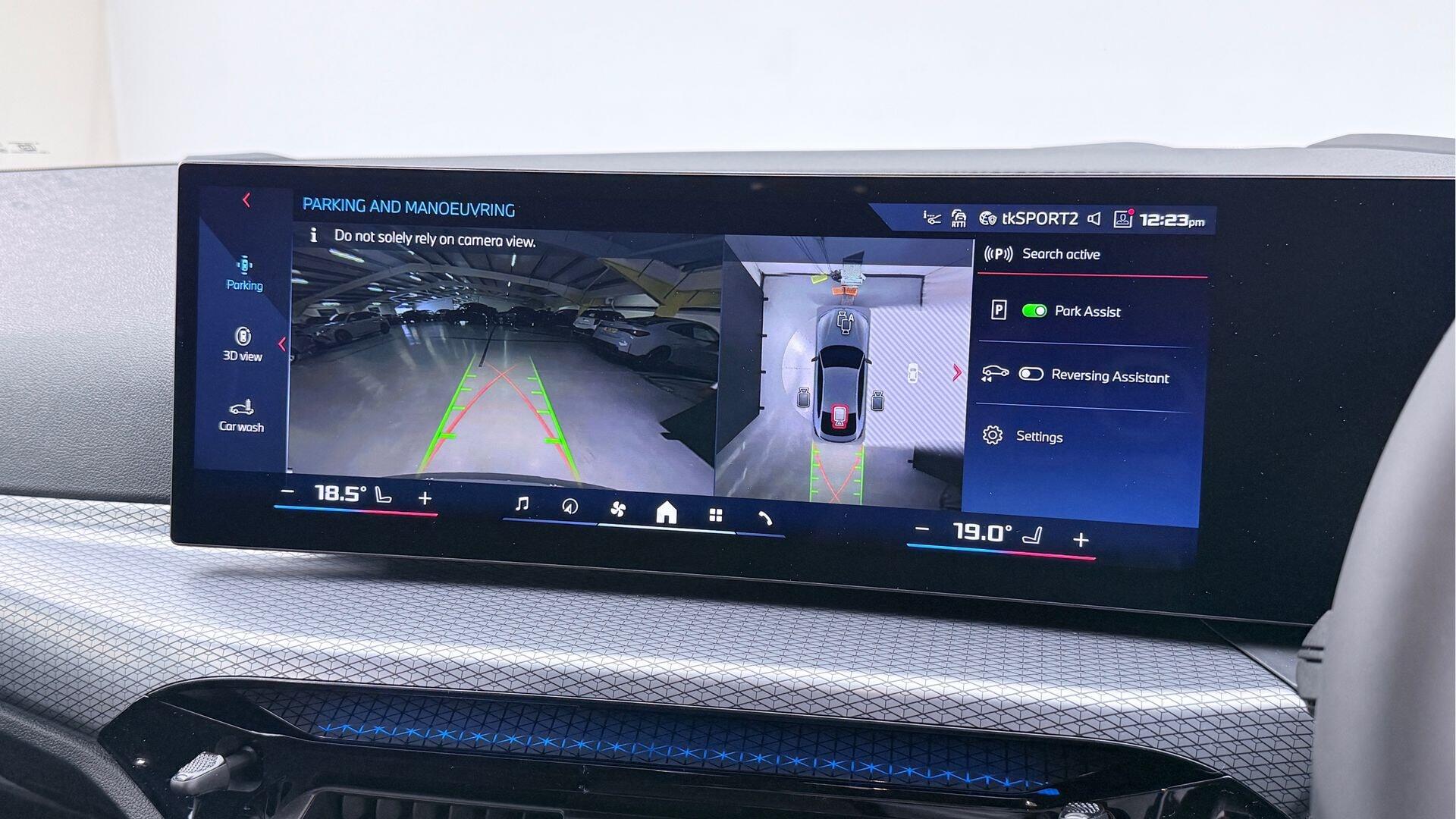 BMW I4 view 24