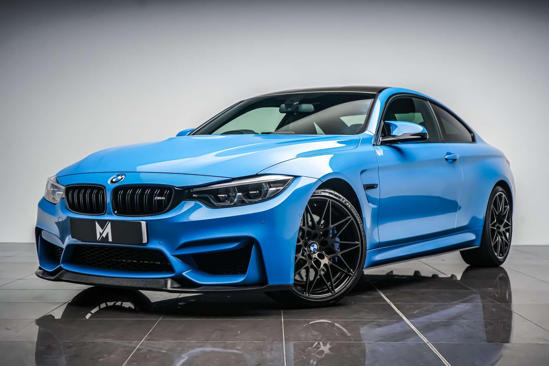 BMW M4 view 5