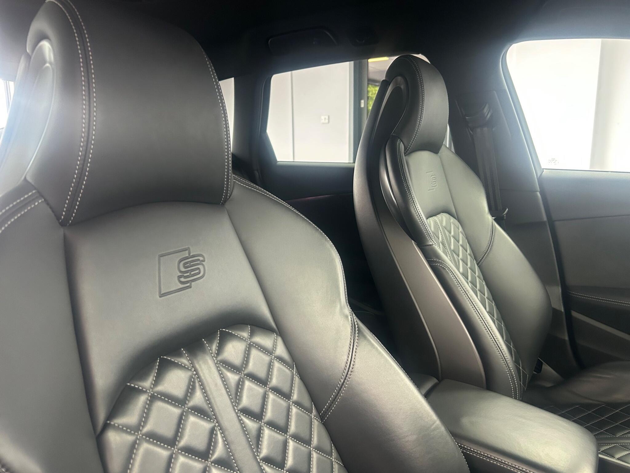 Audi S4 view 13