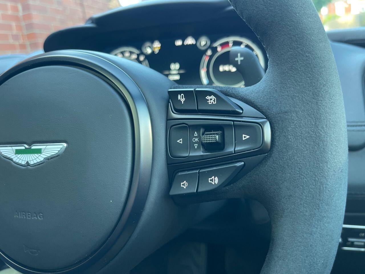 Aston Martin DBX view 25