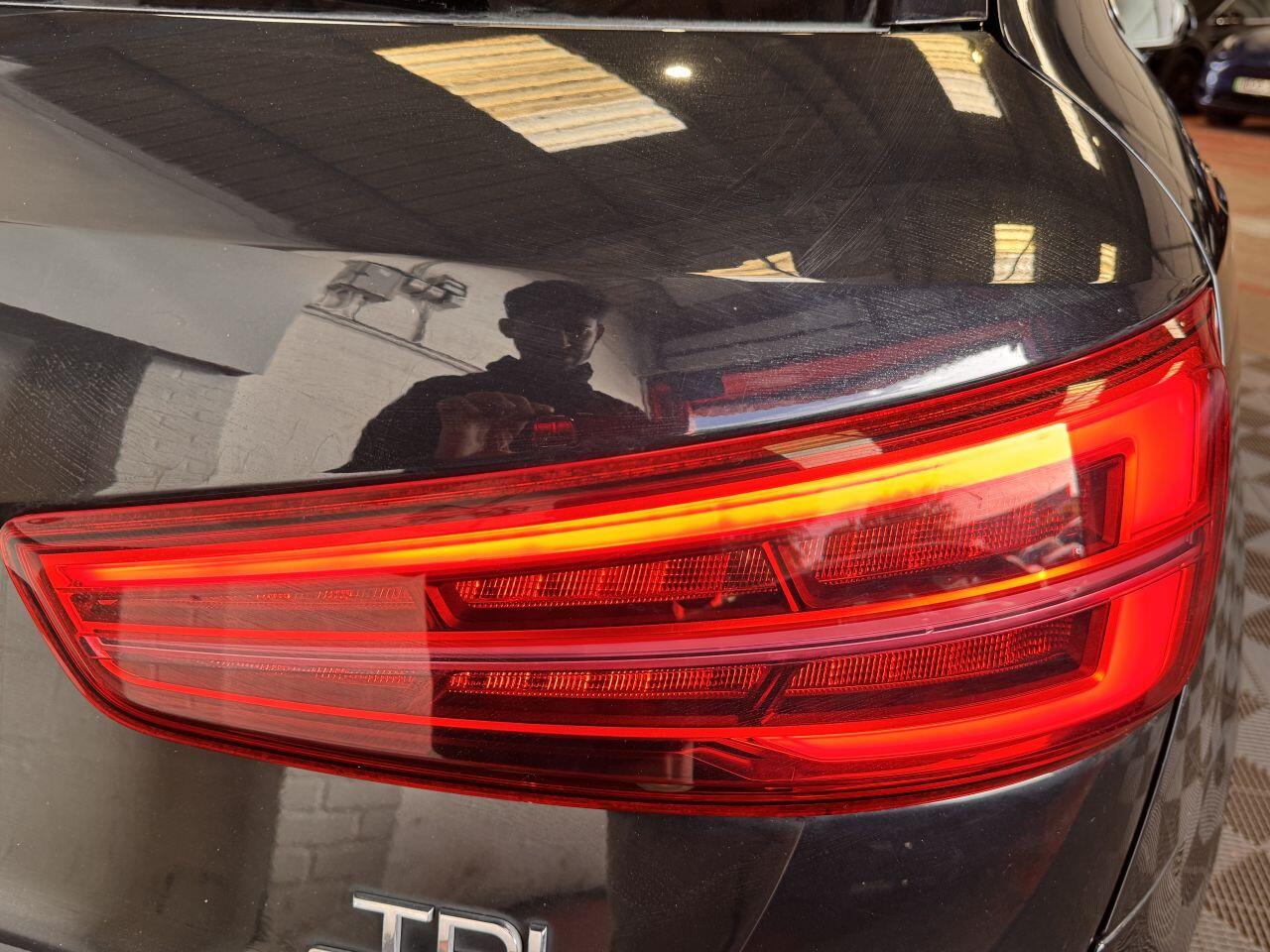 Audi Q3 view 21