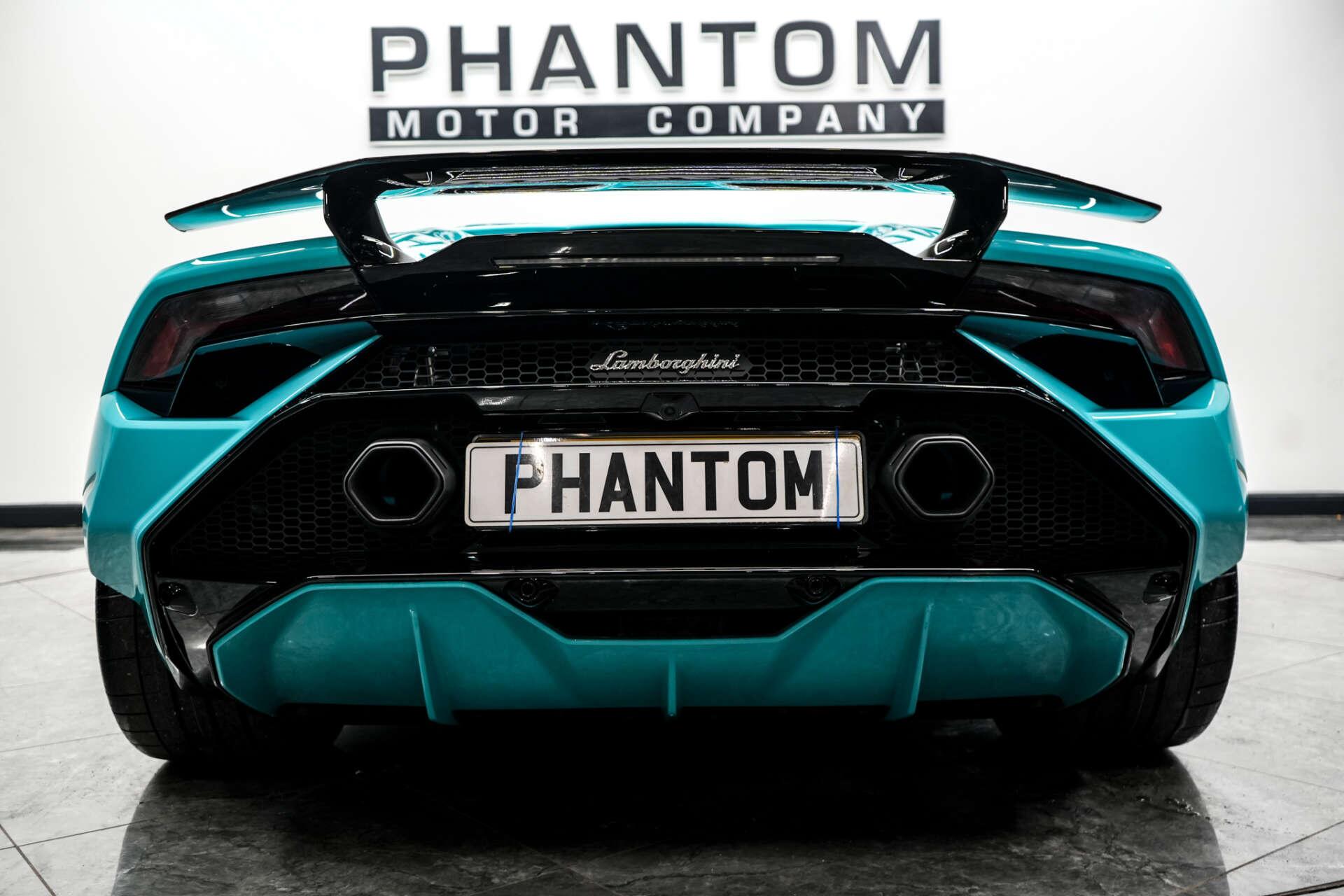 Lamborghini Huracan view 17