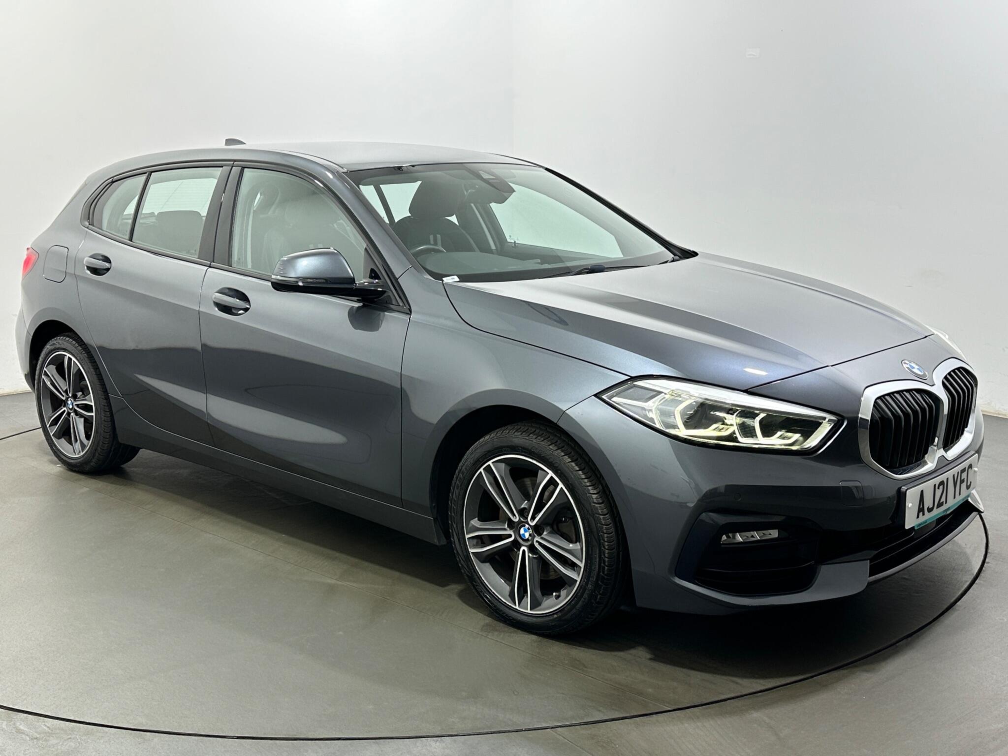 BMW 1 Series view 54