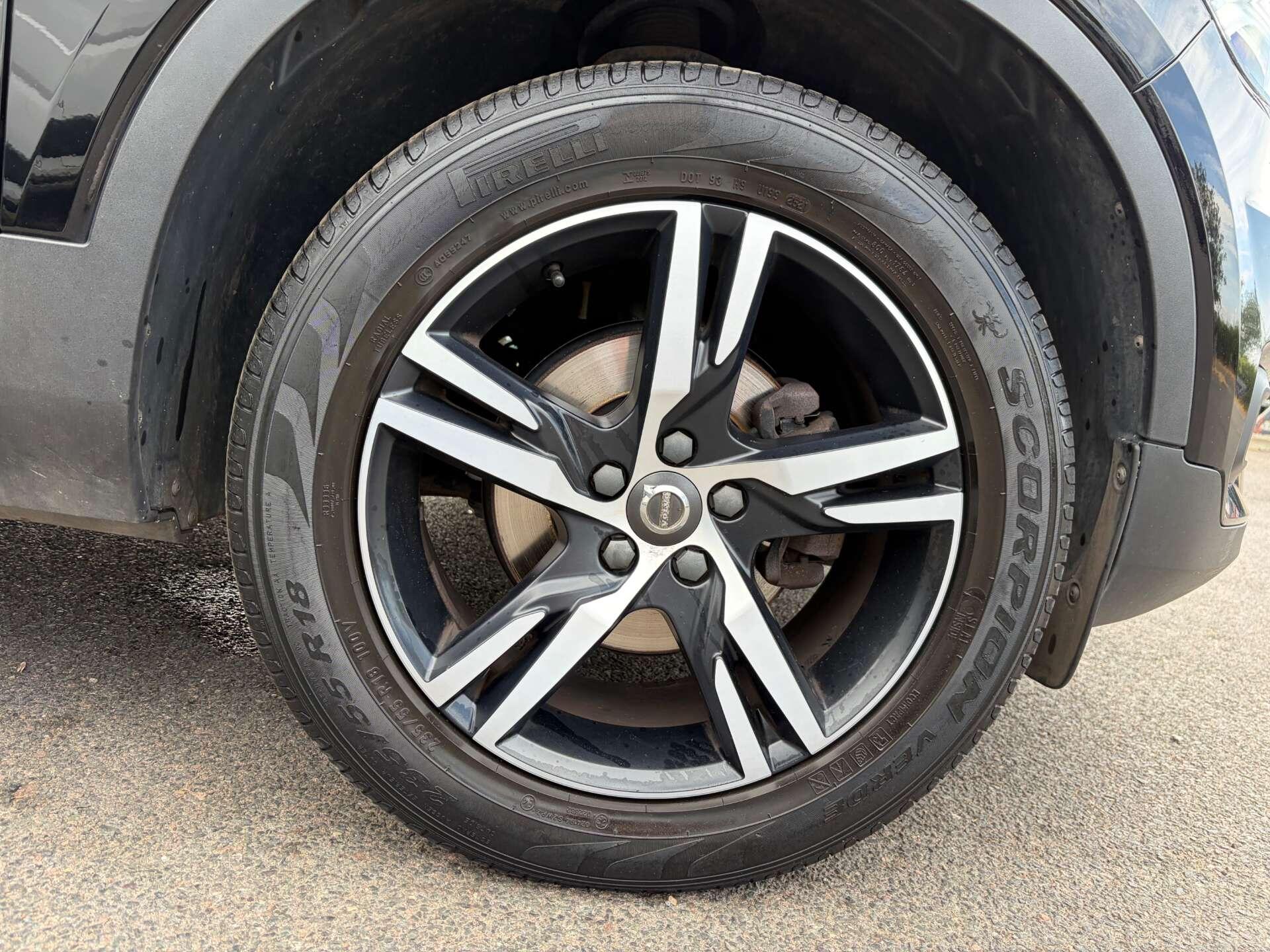 Volvo XC40 view 13
