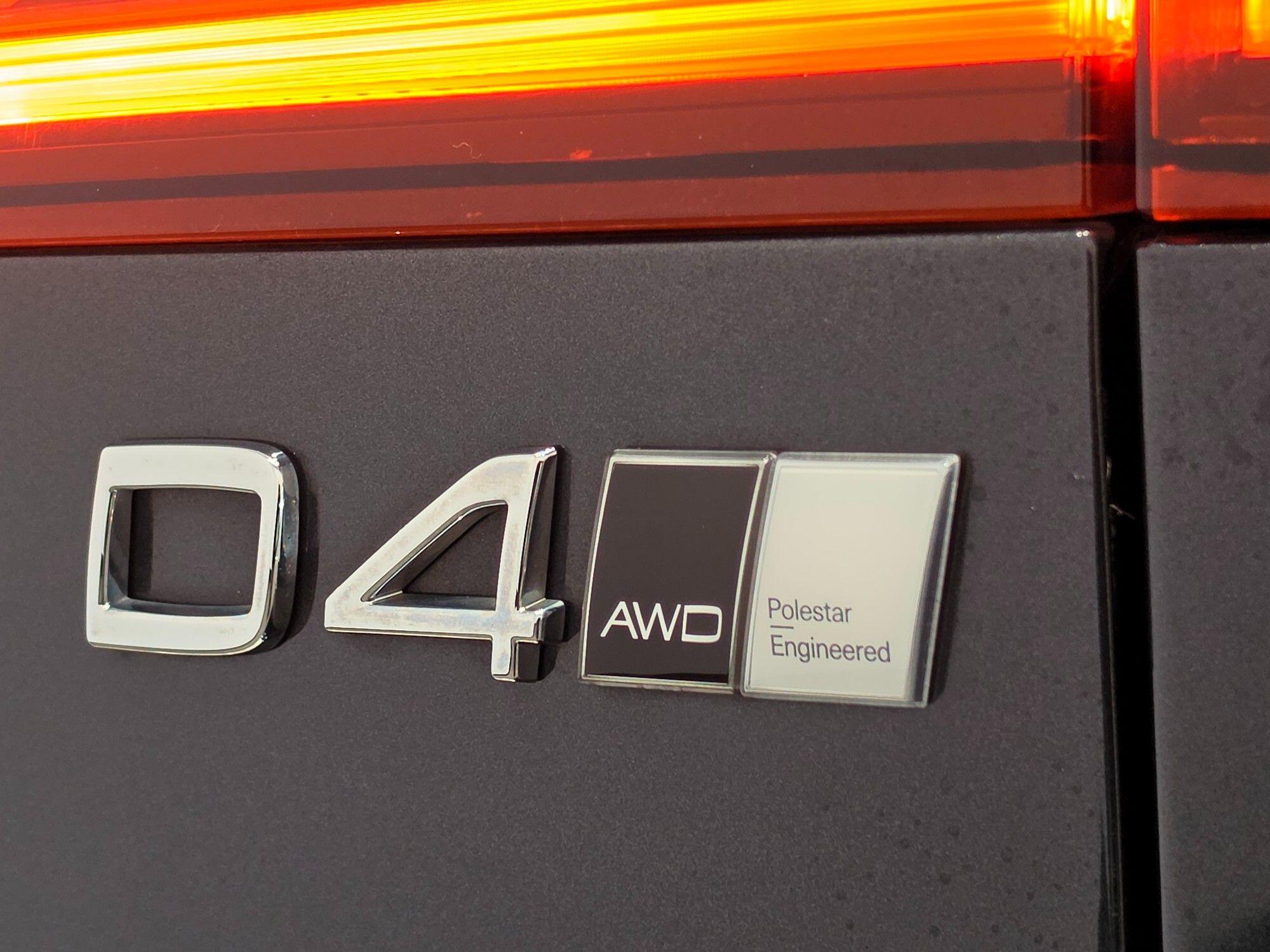 Volvo V60 Cross Country view 3