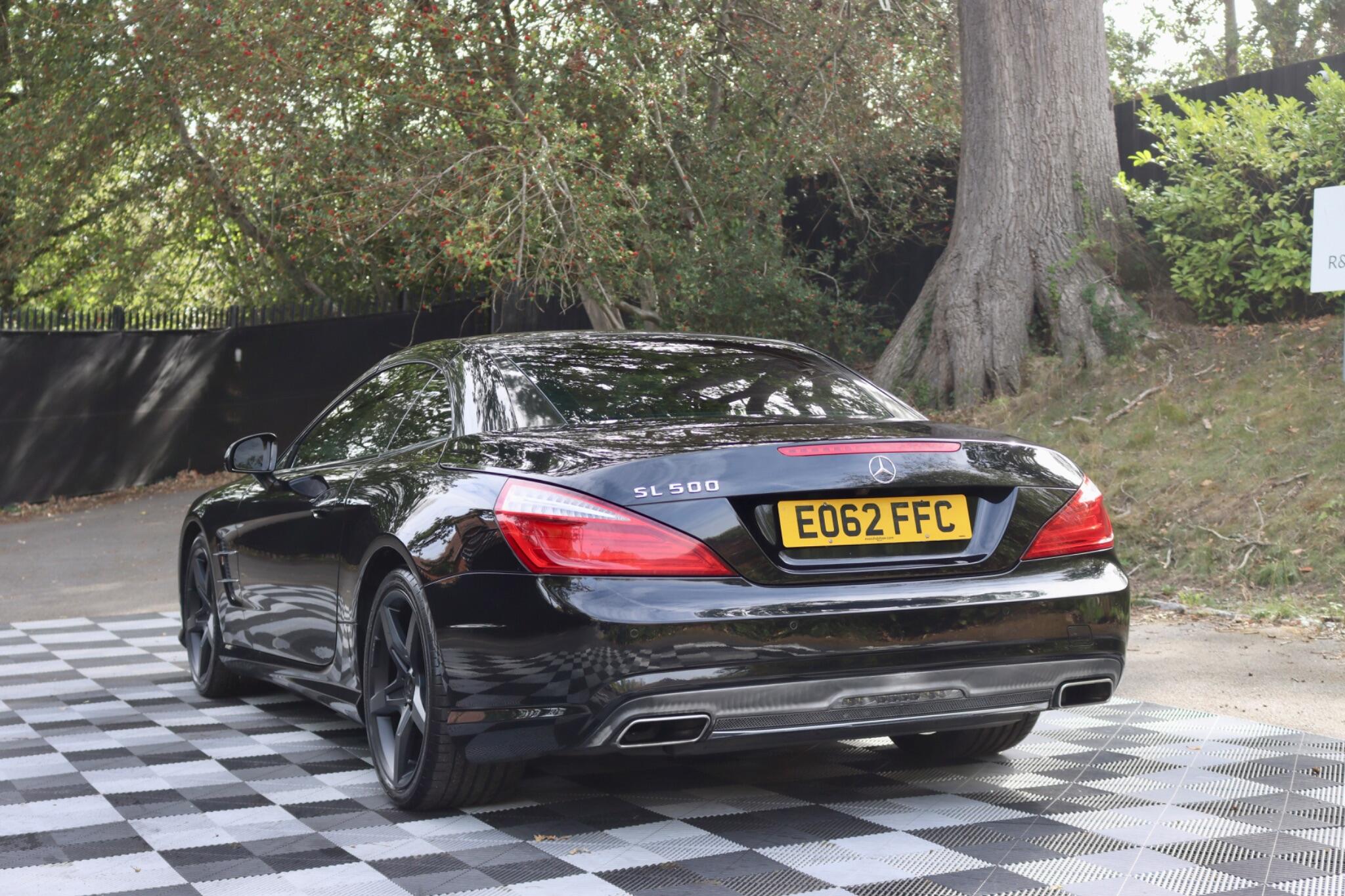 Mercedes-Benz SL view 21