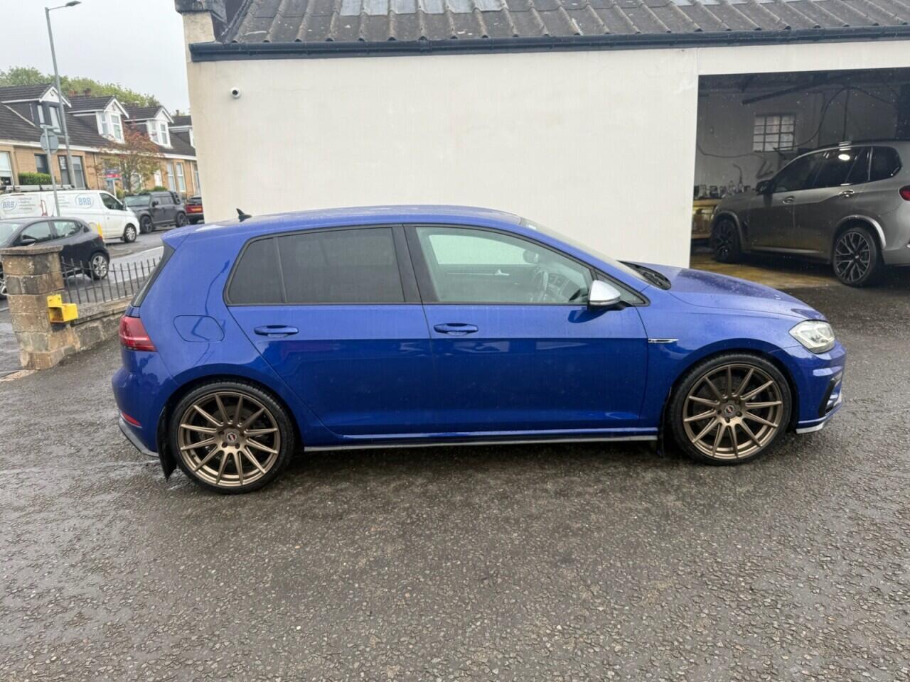 Volkswagen Golf view 2