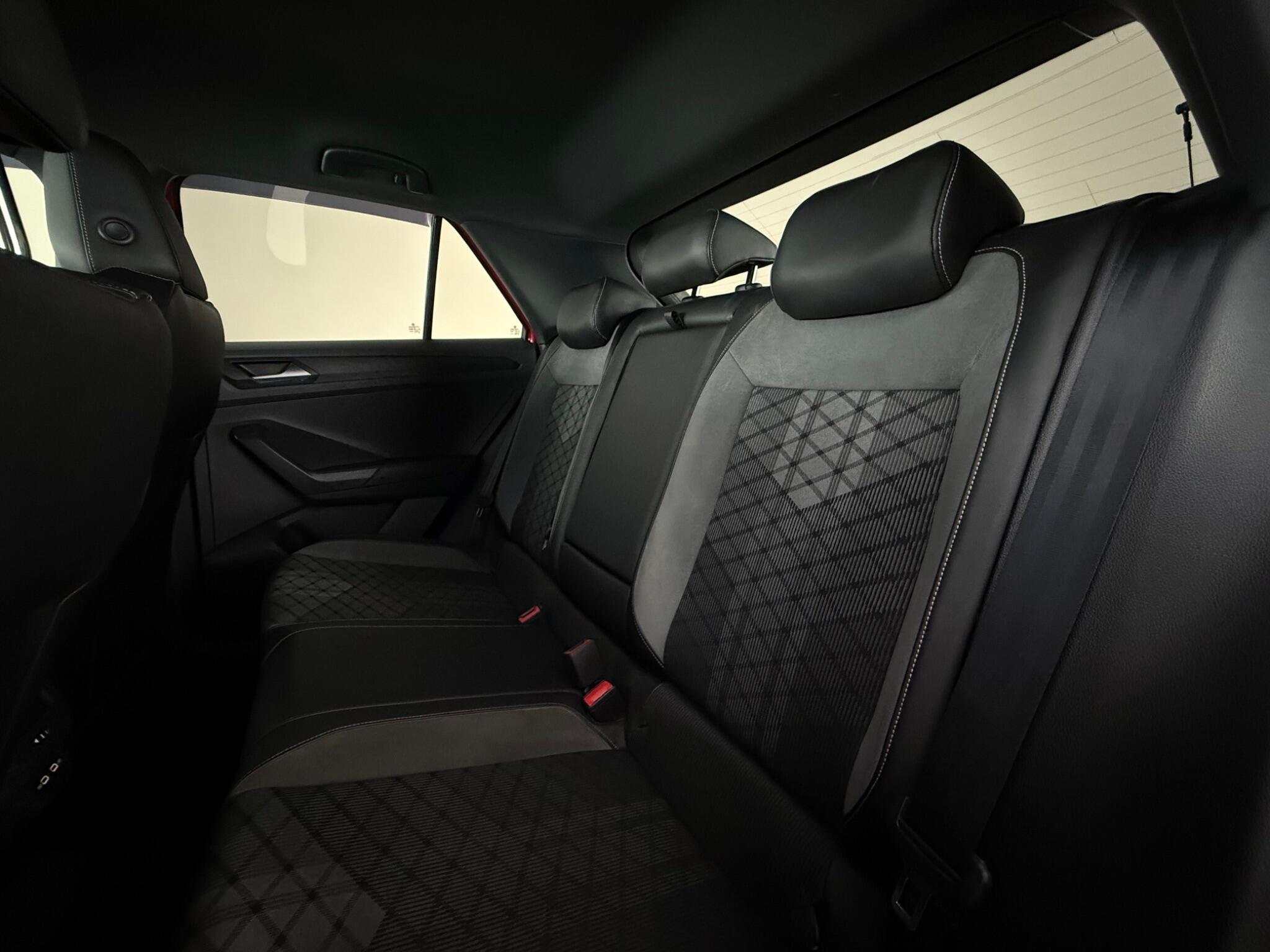 Volkswagen T-Roc view 35